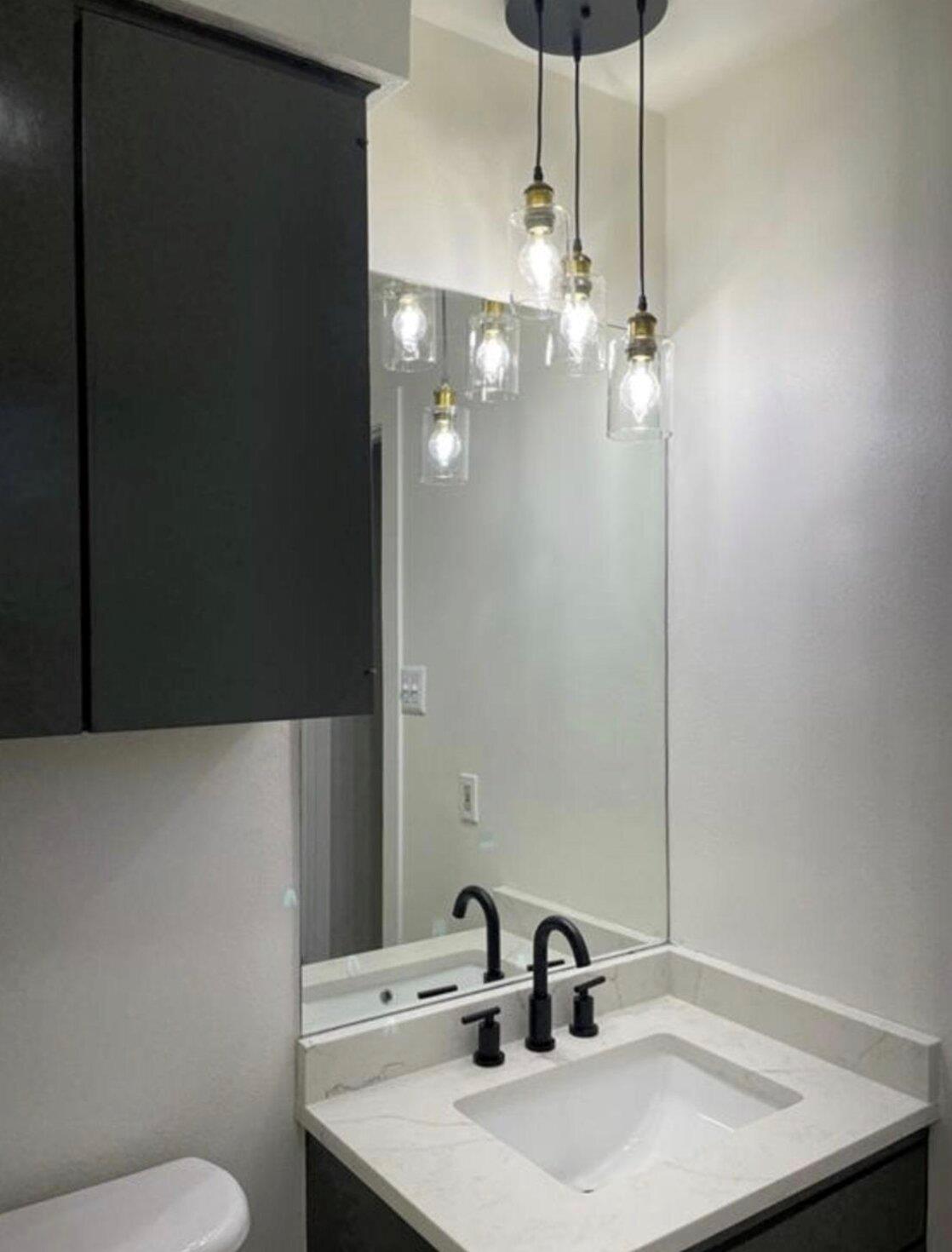 909 Cripple Creek Dr, Austin, TX 78758