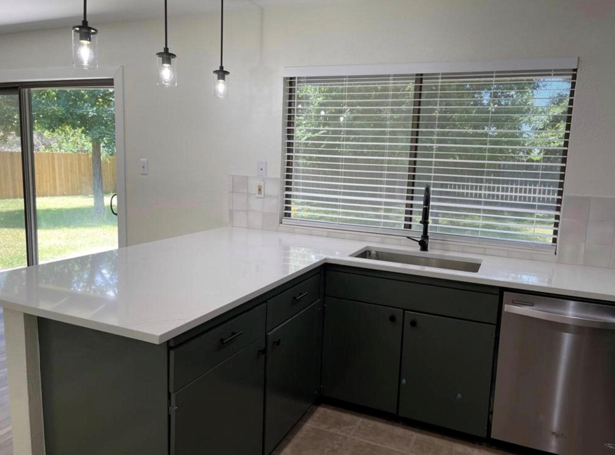 909 Cripple Creek Dr, Austin, TX 78758