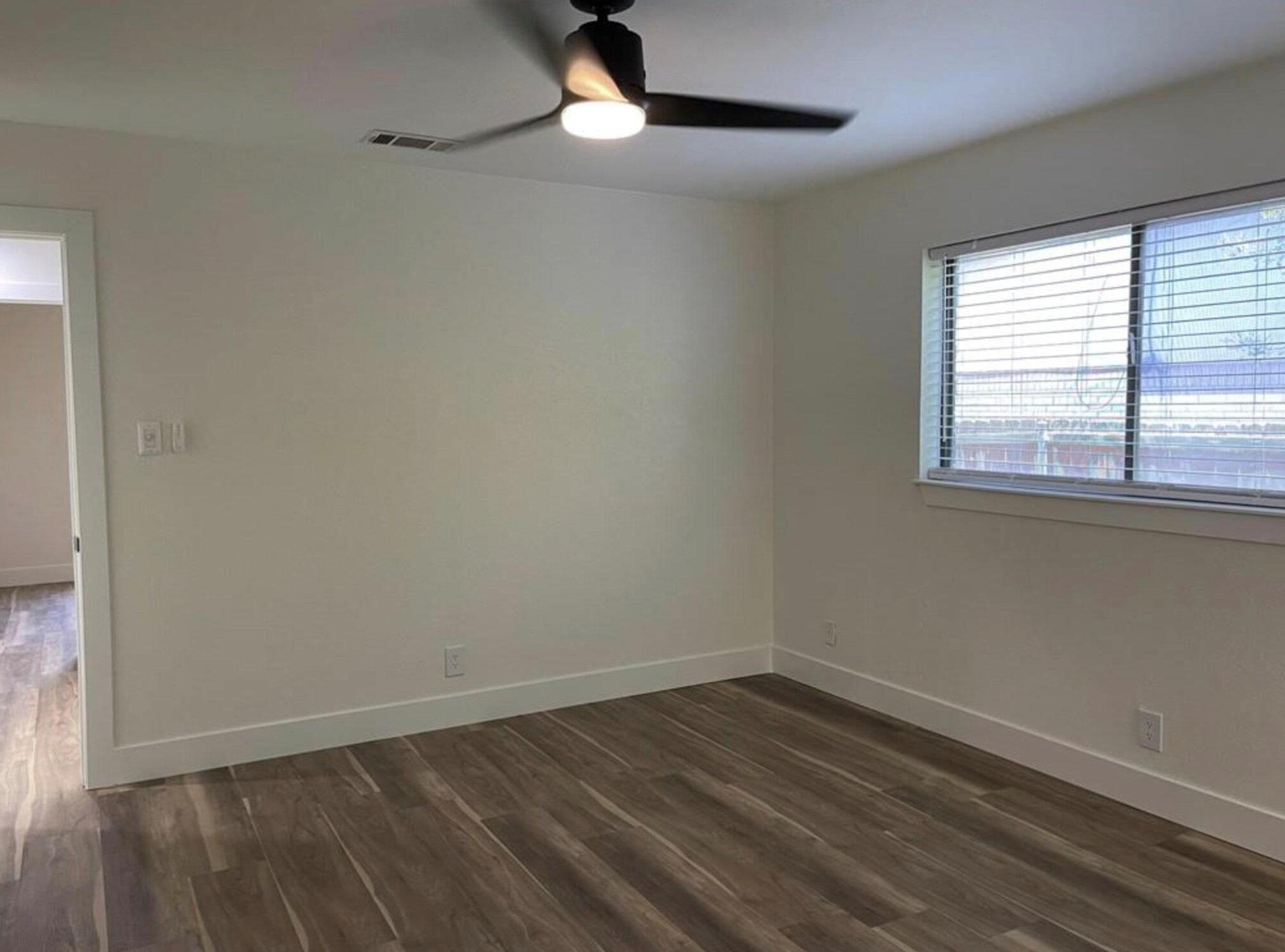 909 Cripple Creek Dr, Austin, TX 78758