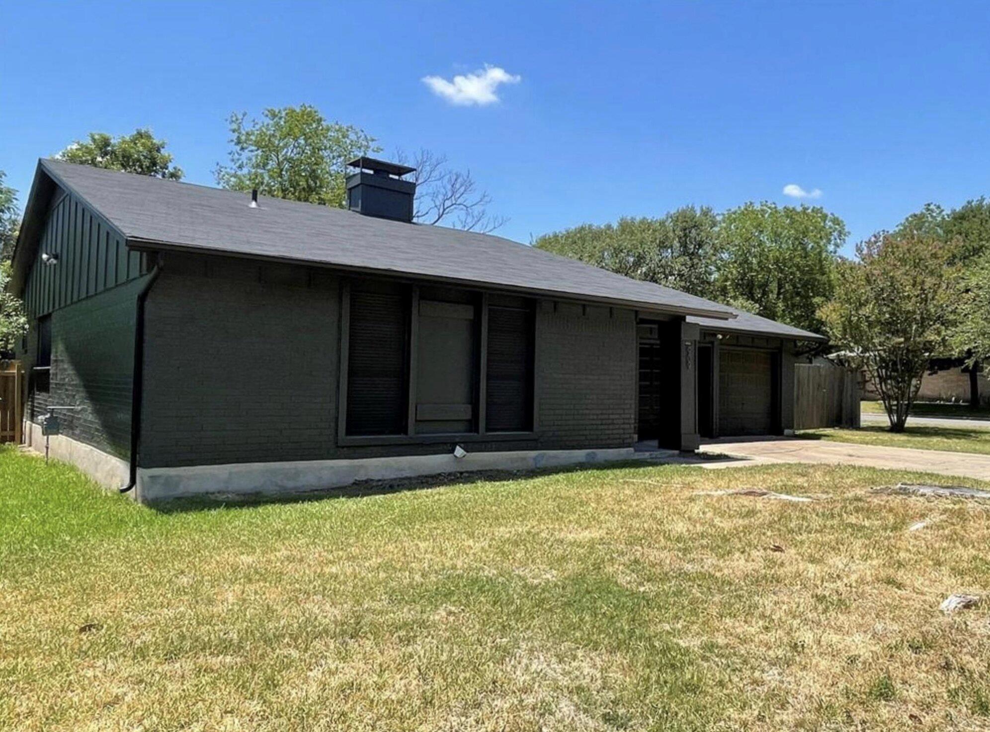 909 Cripple Creek Dr, Austin, TX 78758