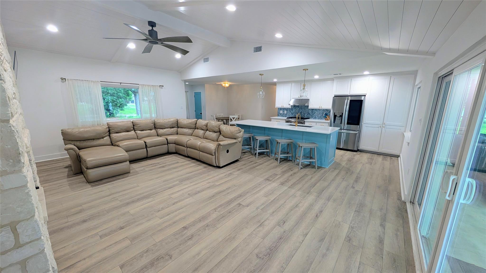 114 Agarita Dr, Burnet, TX 78611