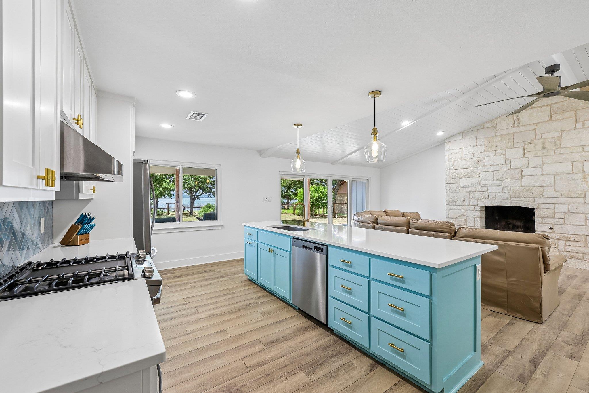 114 Agarita Dr, Burnet, TX 78611