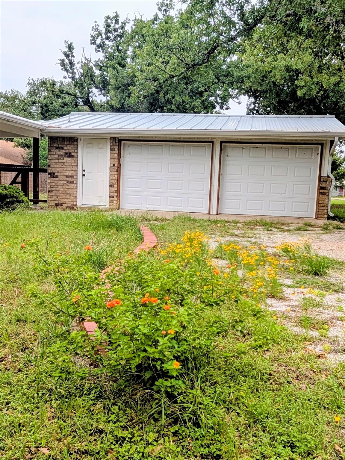 114 Agarita Dr, Burnet, TX 78611