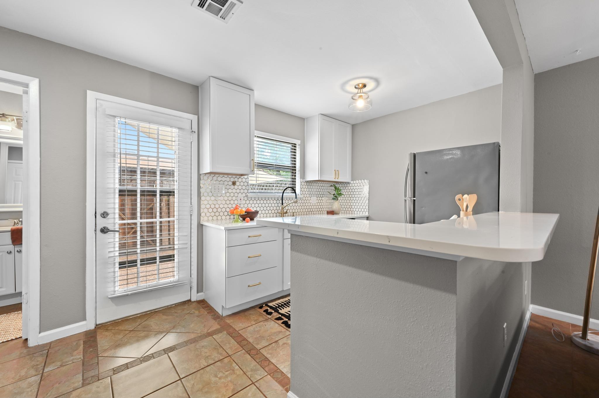 8400 Jamestown Dr # 332, Austin, TX 78758