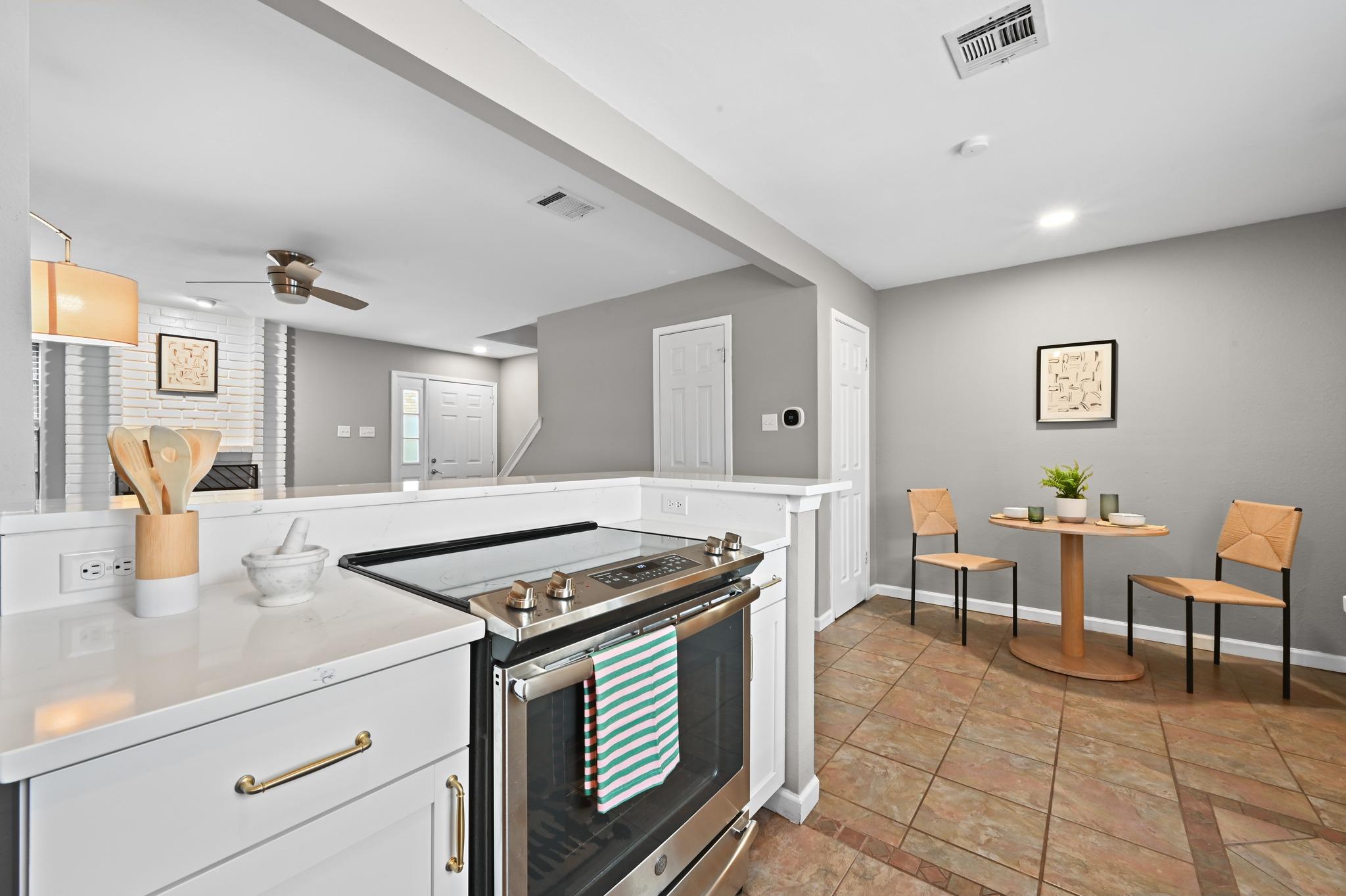 8400 Jamestown Dr # 332, Austin, TX 78758