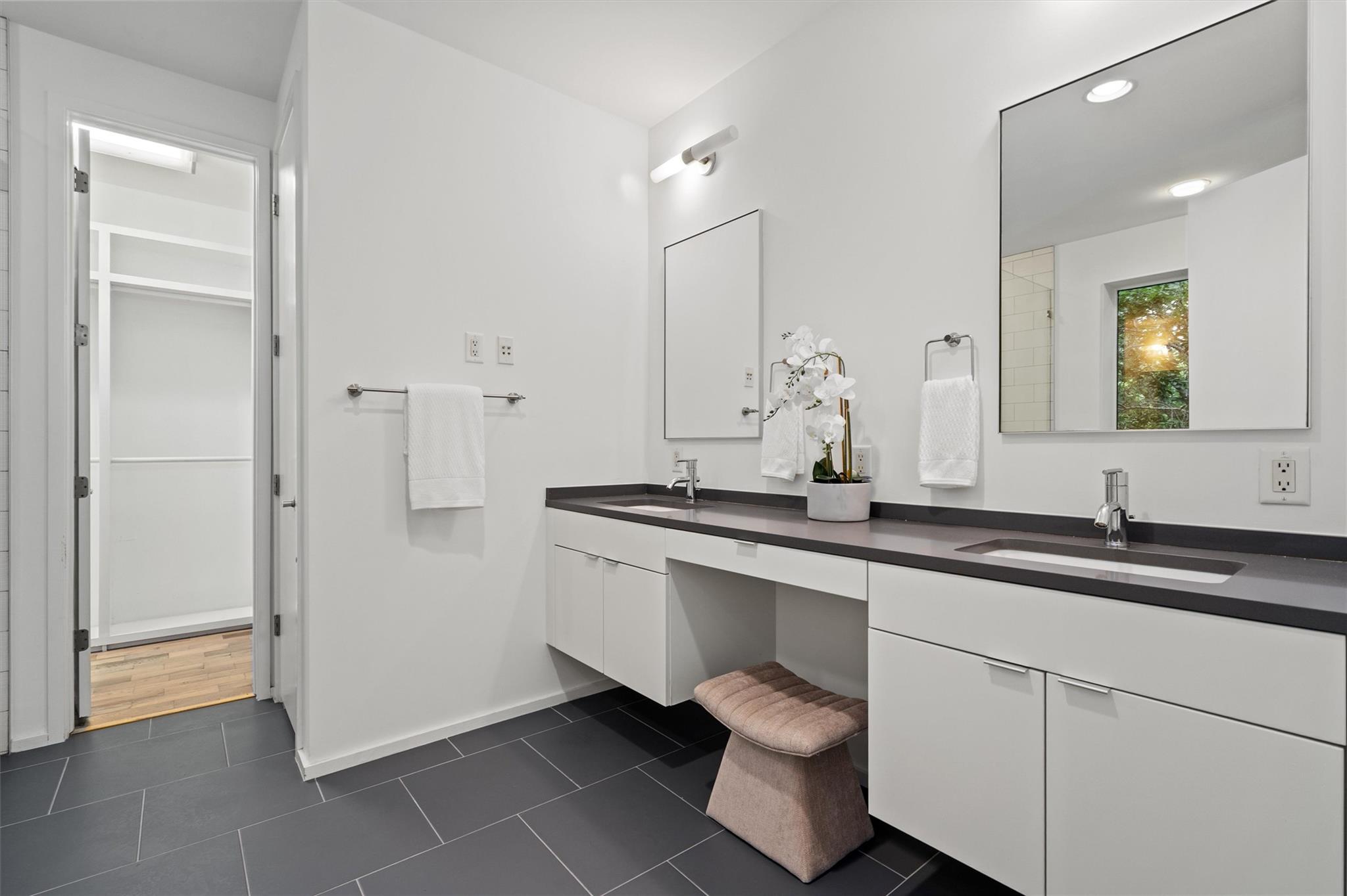 900 Brentwood St # A, Austin, TX 78757