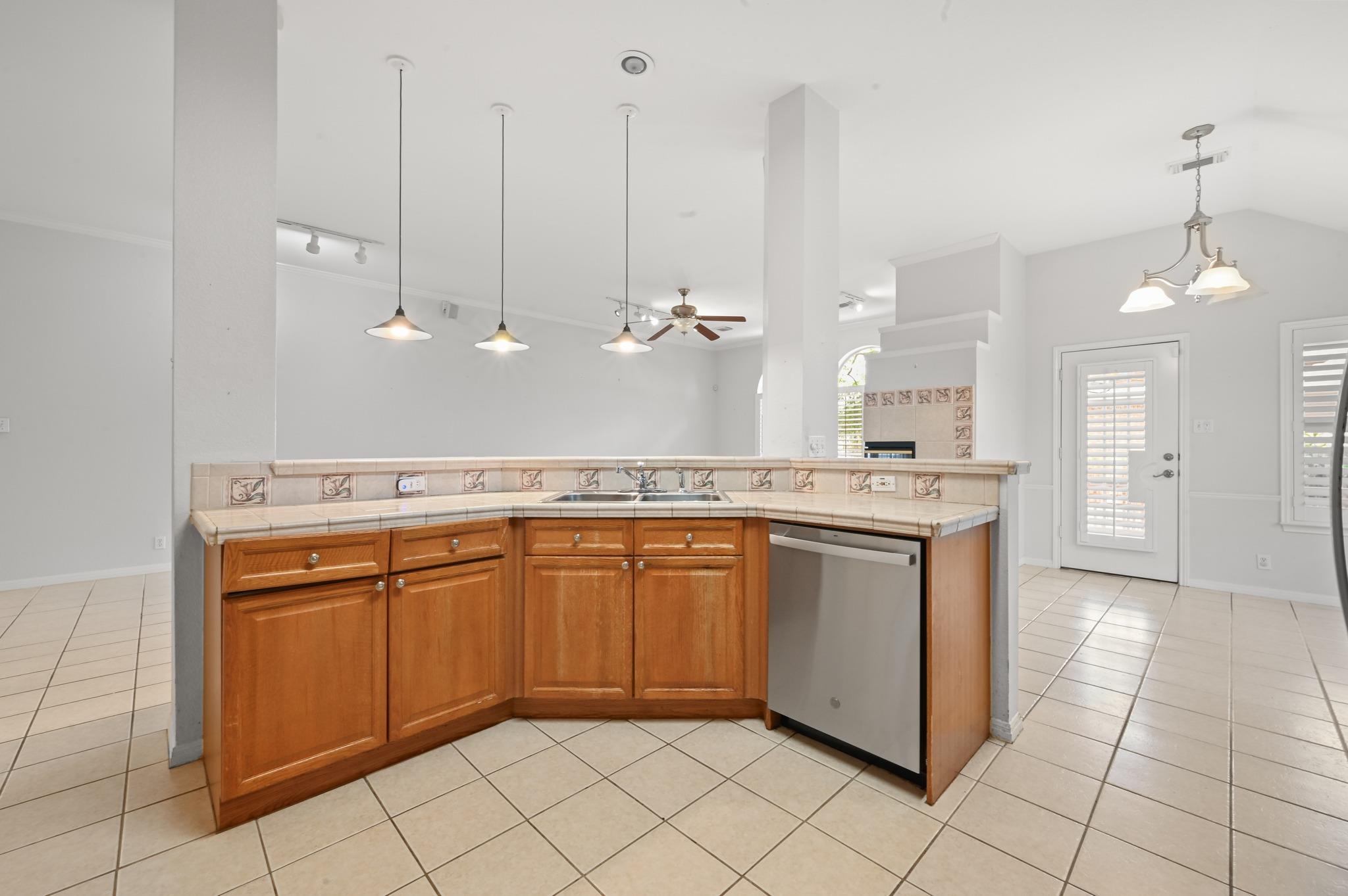 11318 Pebble Garden Ln, Austin, TX 78739