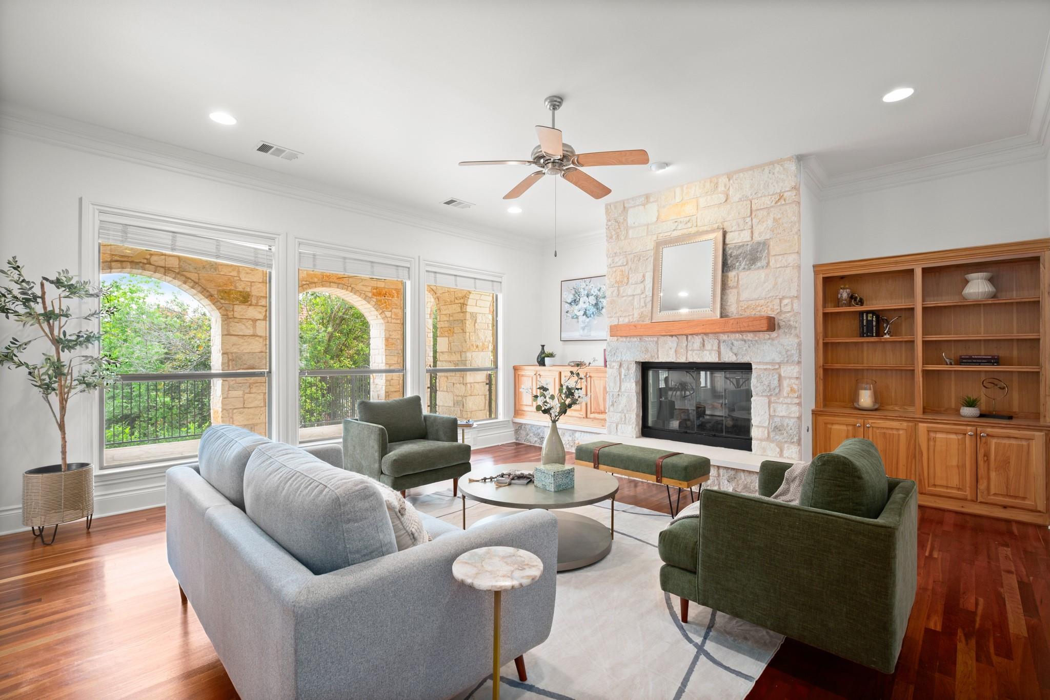 19 Swiftwater Trl, The Hills, TX 78738