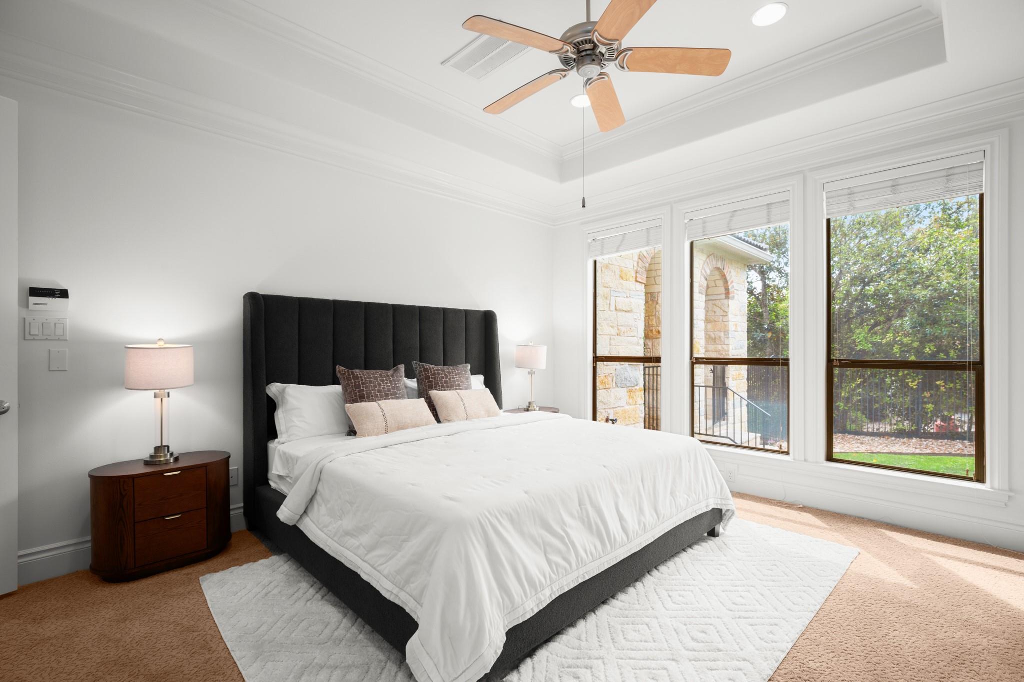 19 Swiftwater Trl, The Hills, TX 78738