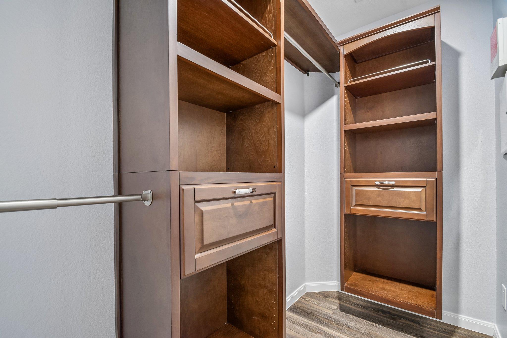 596 Goldenrod St, Kyle, TX 78640