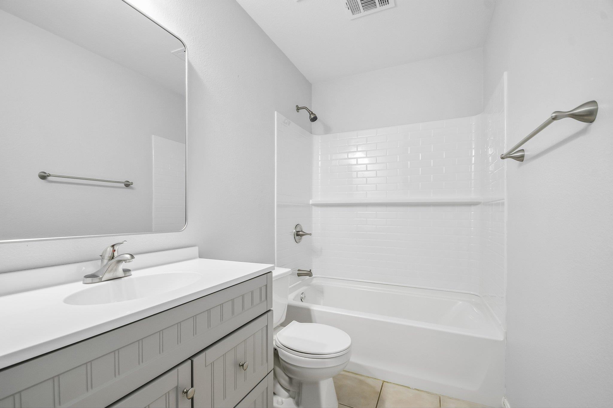 596 Goldenrod St, Kyle, TX 78640