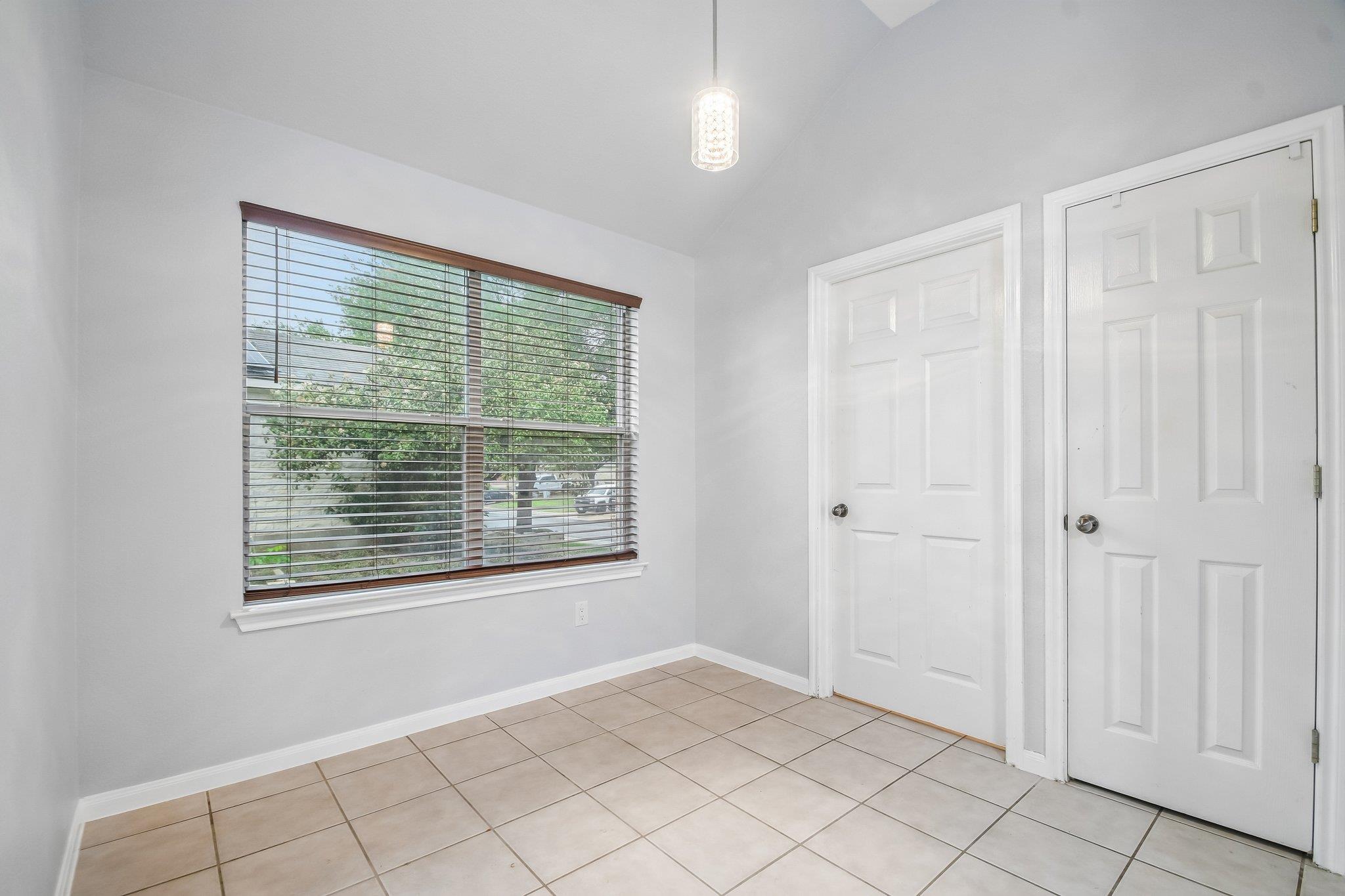 596 Goldenrod St, Kyle, TX 78640