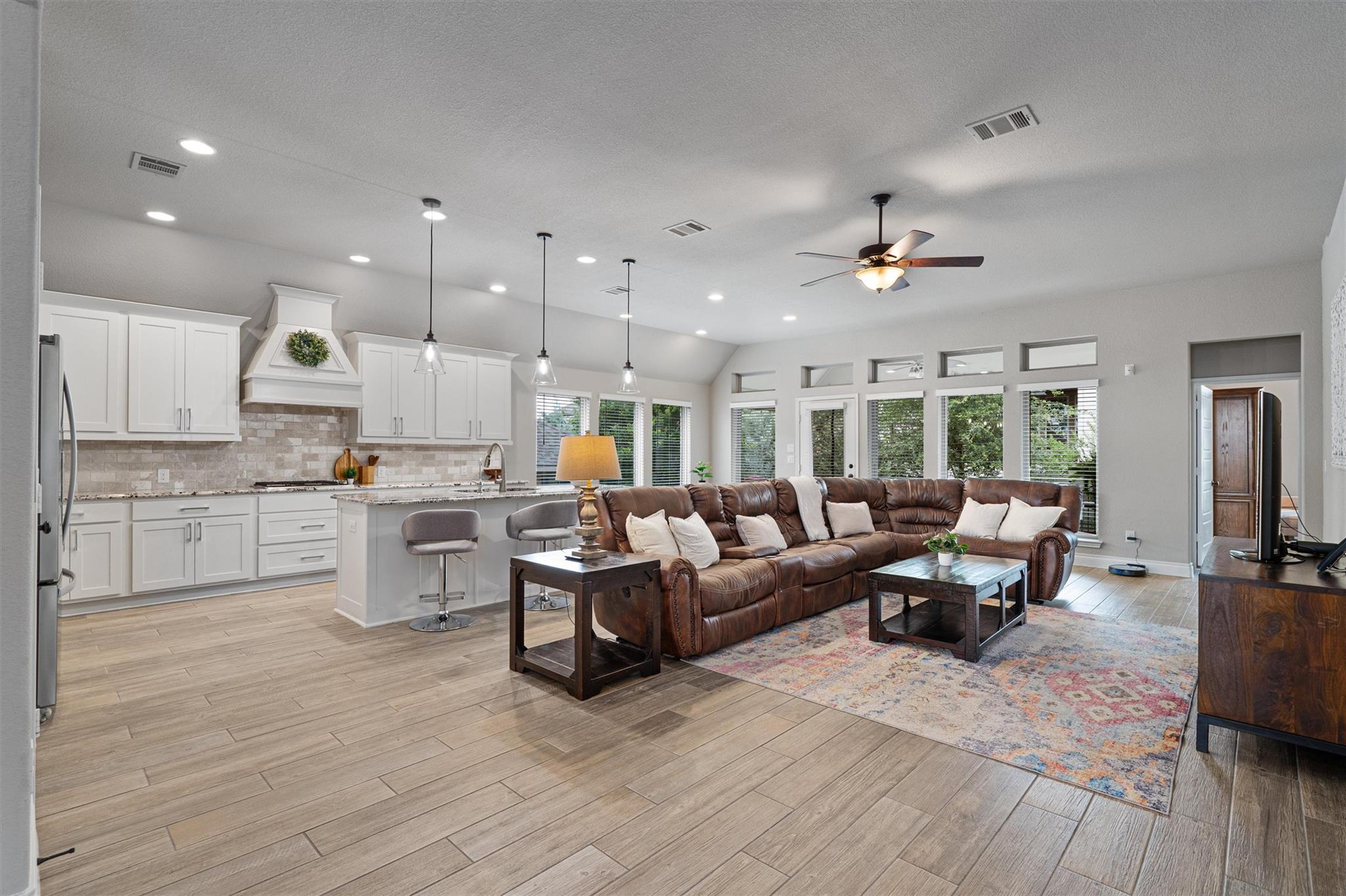 100 Indian Paintbrush Trl, Georgetown, TX 78628