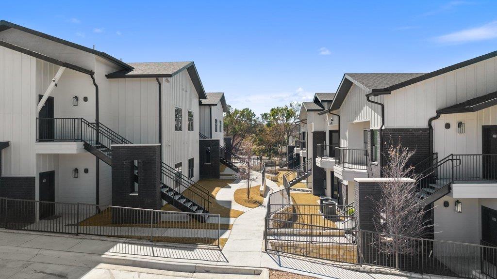 2450 Wickersham Ln # 2022, Austin, TX 78741