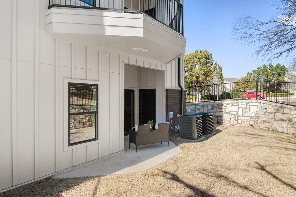 2450 Wickersham Ln # 2022, Austin, TX 78741