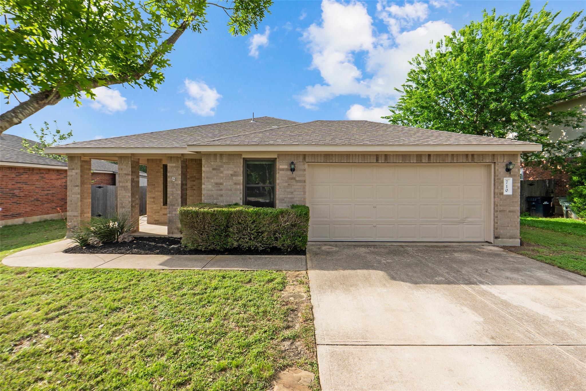 710 Sherry Dr, Leander, TX 78641