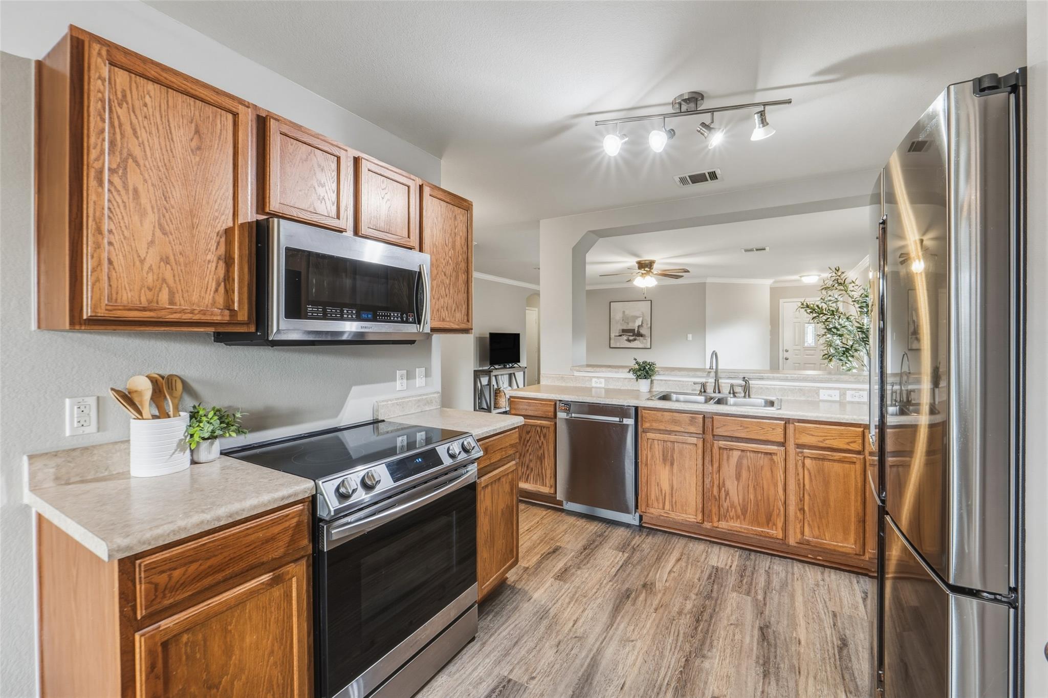 710 Sherry Dr, Leander, TX 78641