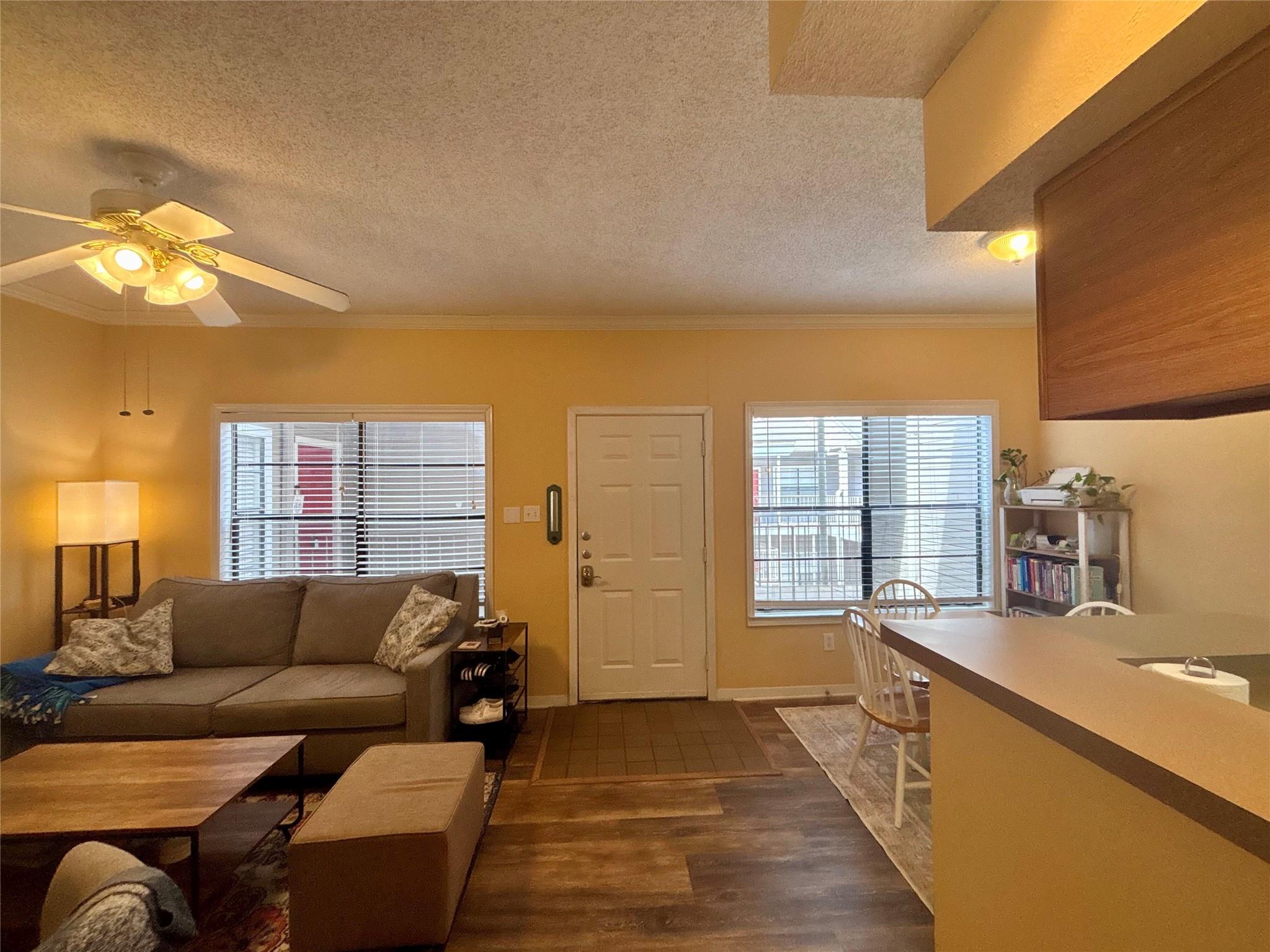 915 W 23rd St # 206, Austin, TX 78705