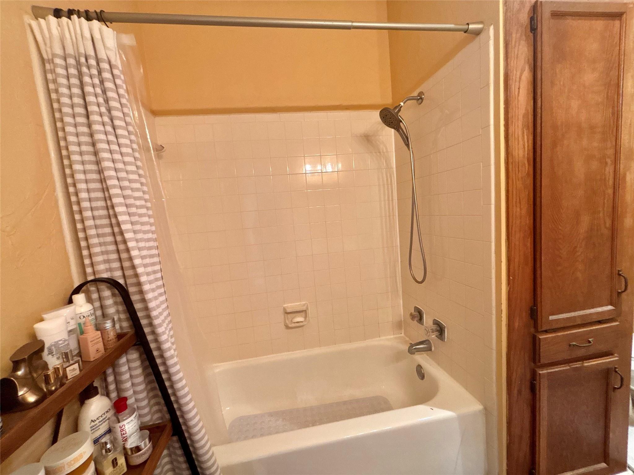 915 W 23rd St # 206, Austin, TX 78705