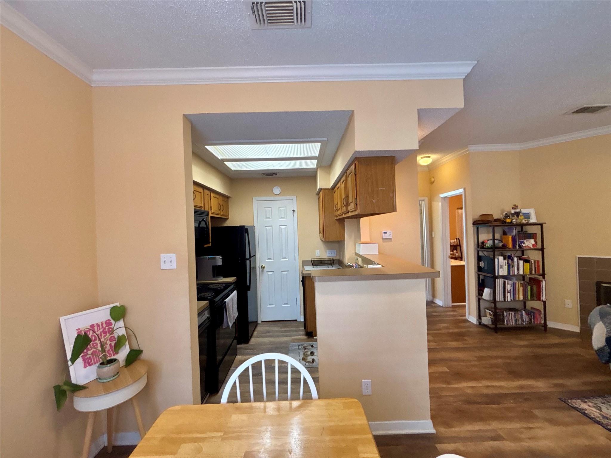 915 W 23rd St # 206, Austin, TX 78705