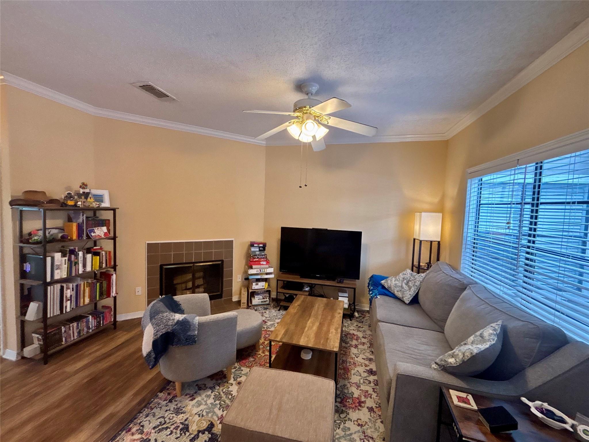 915 W 23rd St # 206, Austin, TX 78705