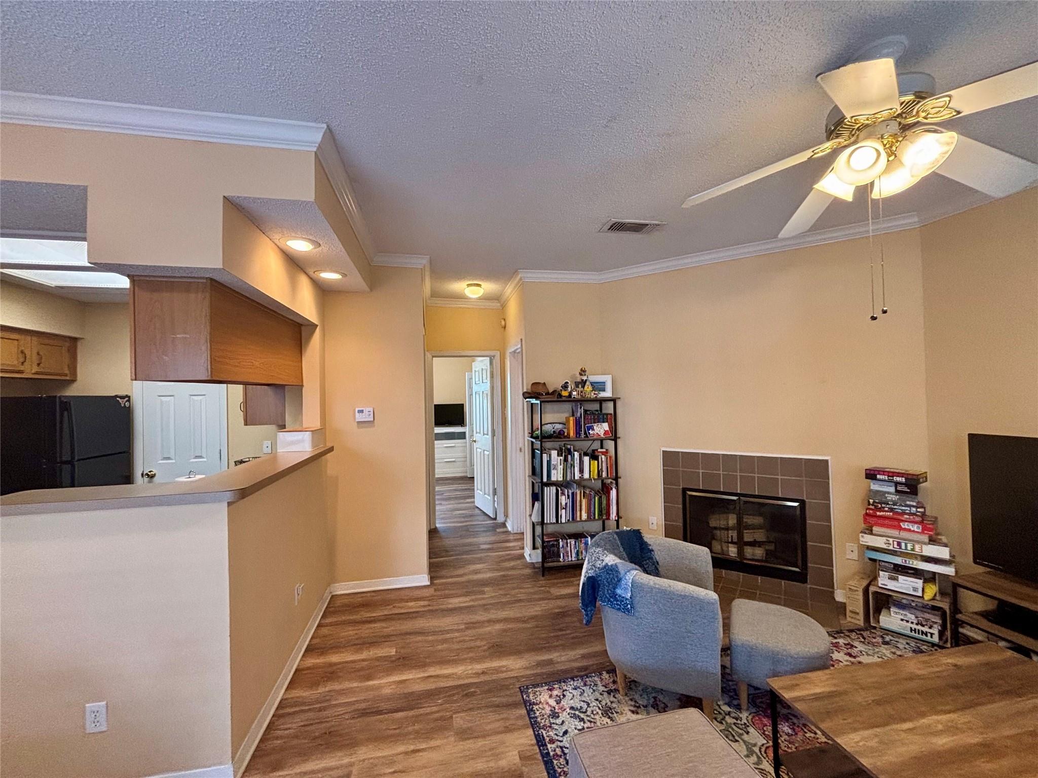 915 W 23rd St # 206, Austin, TX 78705