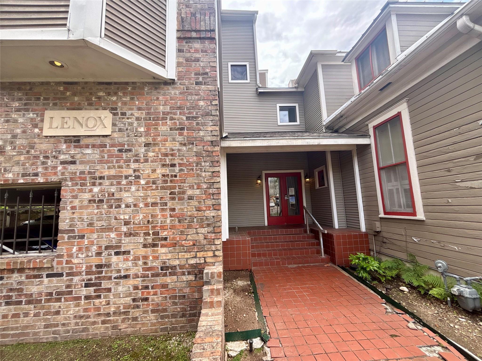 915 W 23rd St # 206, Austin, TX 78705