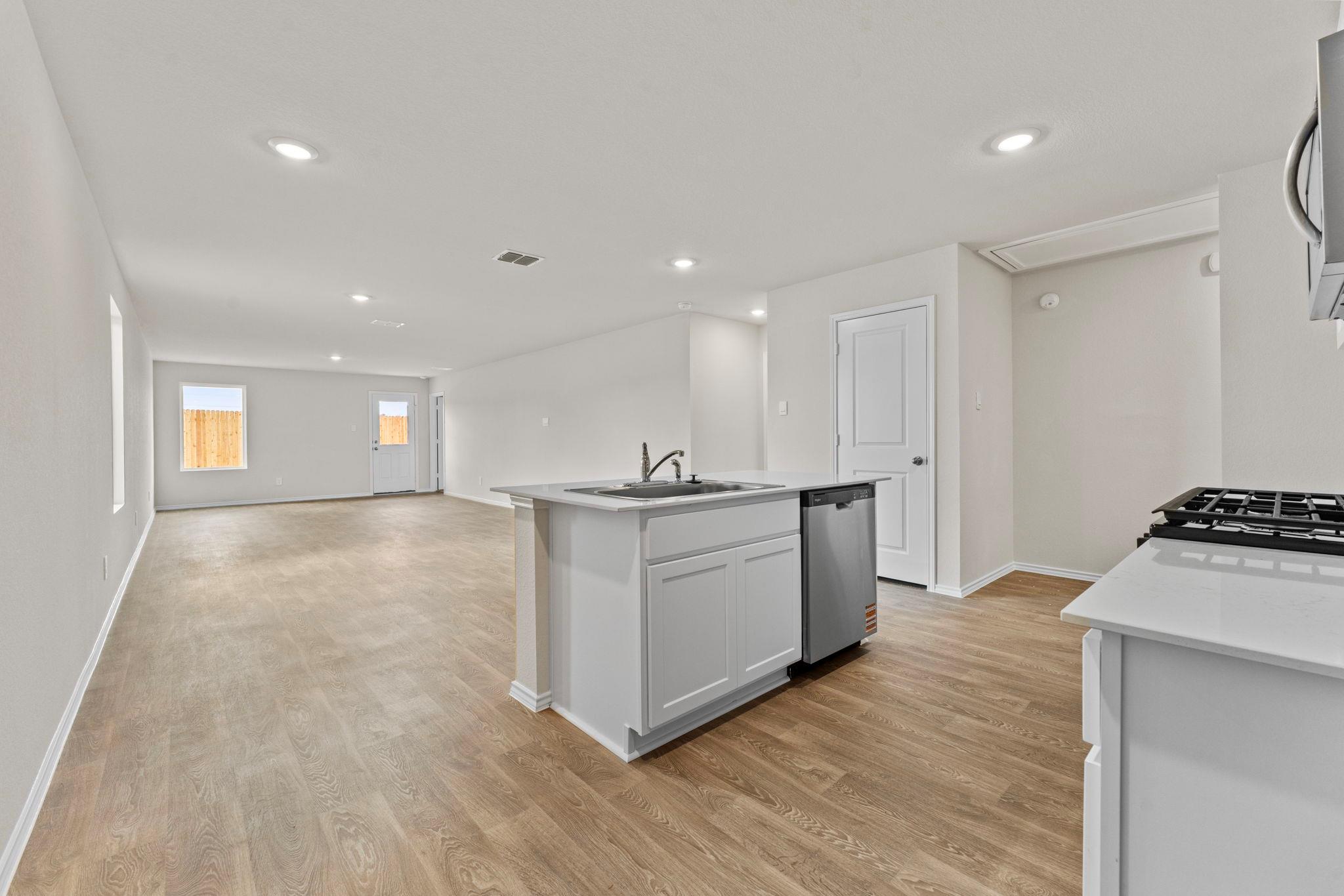 210 Langston Dr, Maxwell, TX 78640