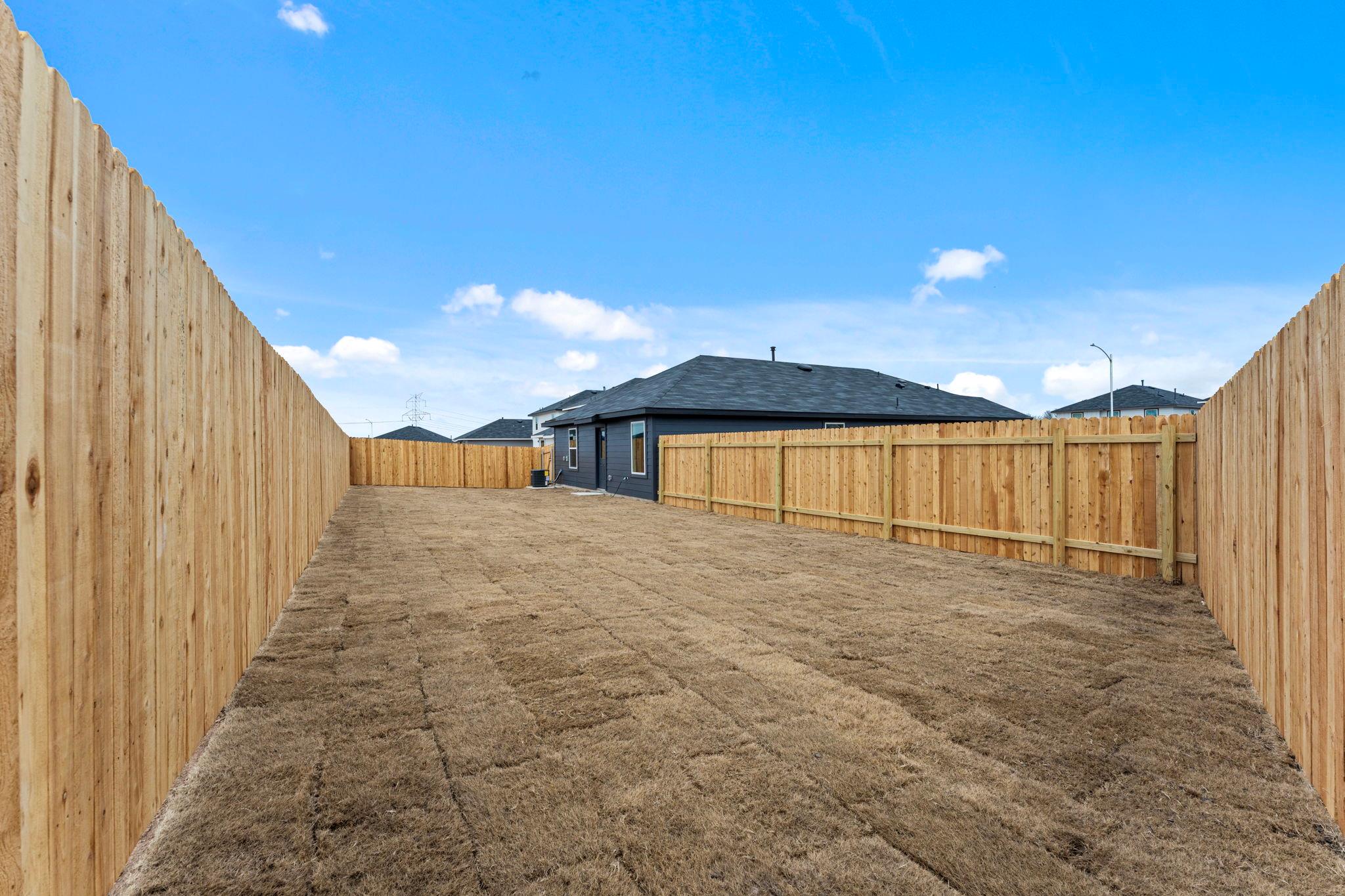 210 Langston Dr, Maxwell, TX 78640