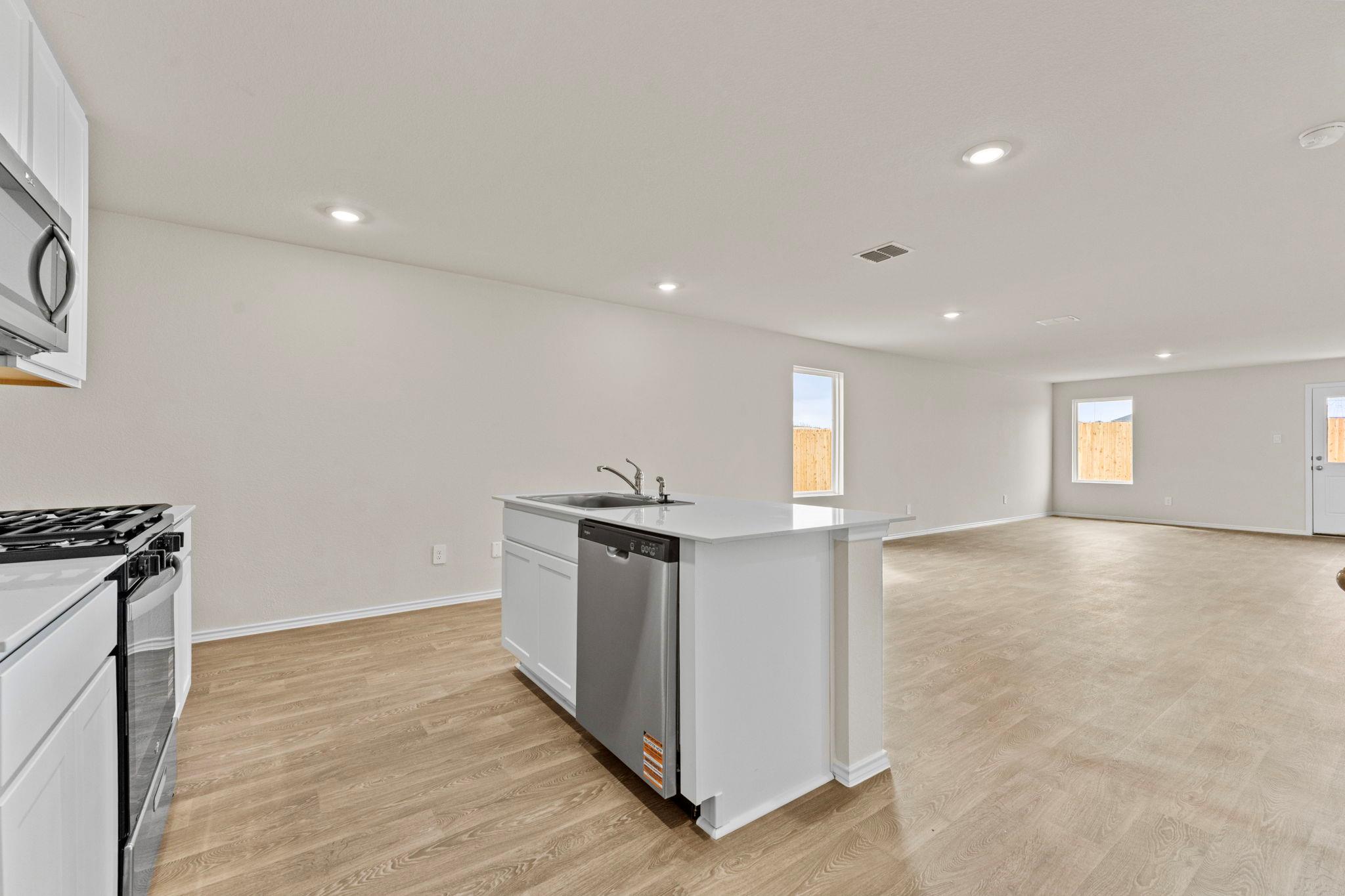 210 Langston Dr, Maxwell, TX 78640