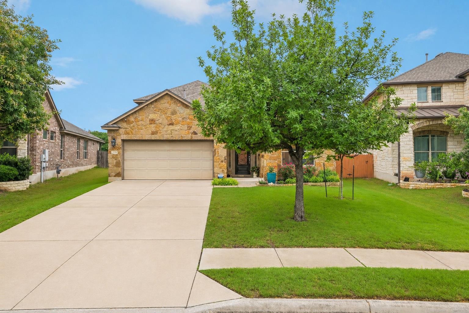 2336 Lyla Ln, Leander, TX 78641