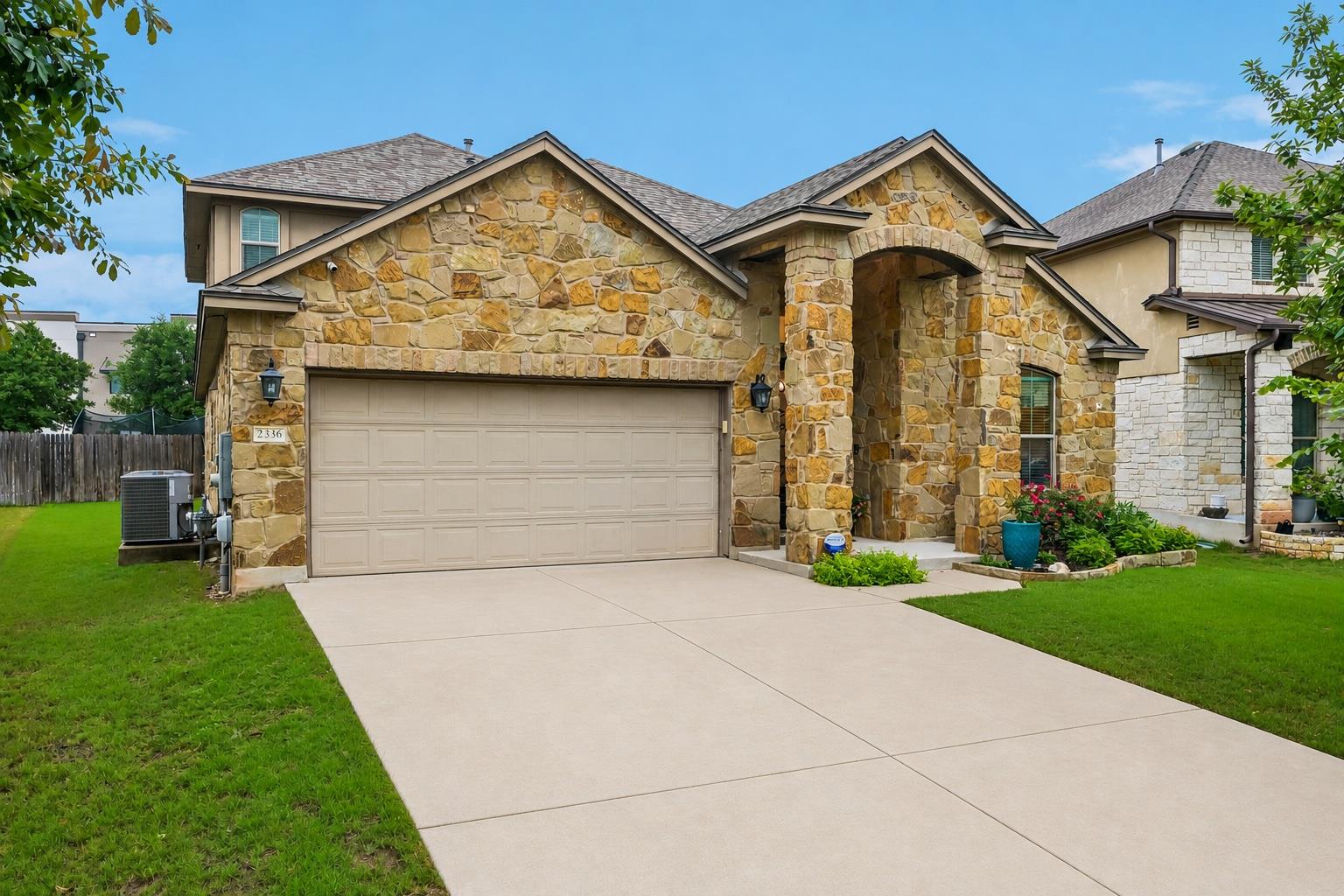 2336 Lyla Ln, Leander, TX 78641