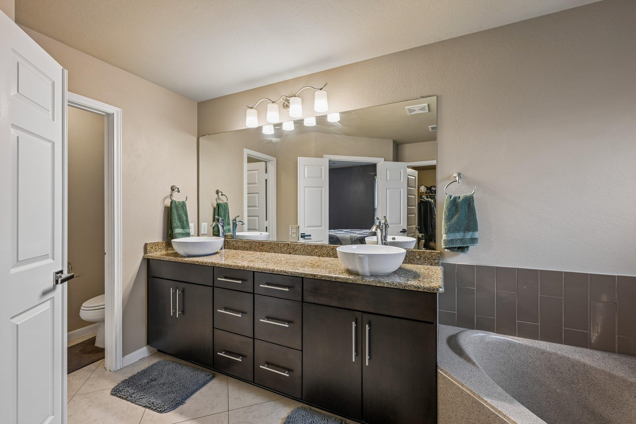 2336 Lyla Ln, Leander, TX 78641