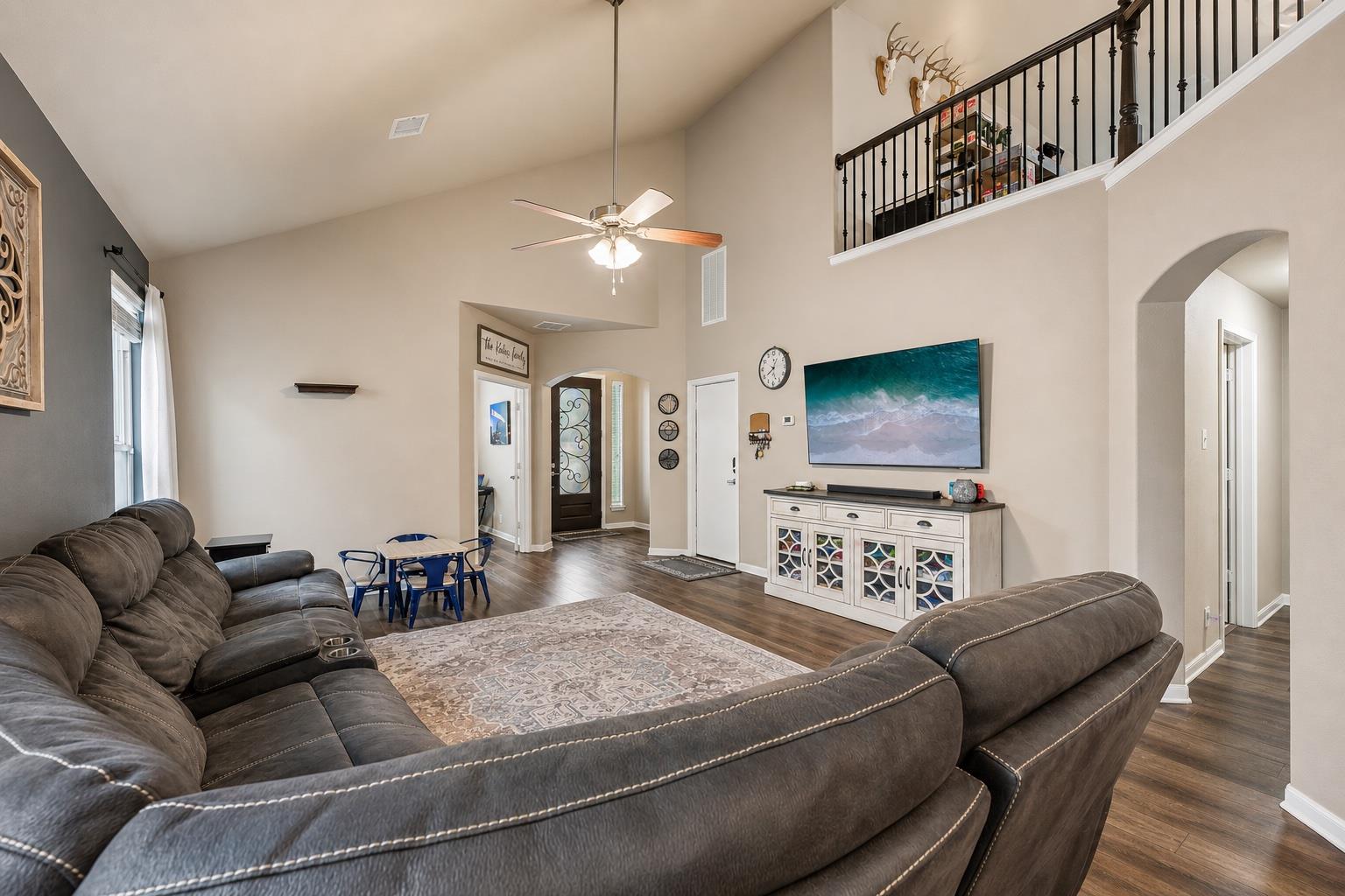 2336 Lyla Ln, Leander, TX 78641