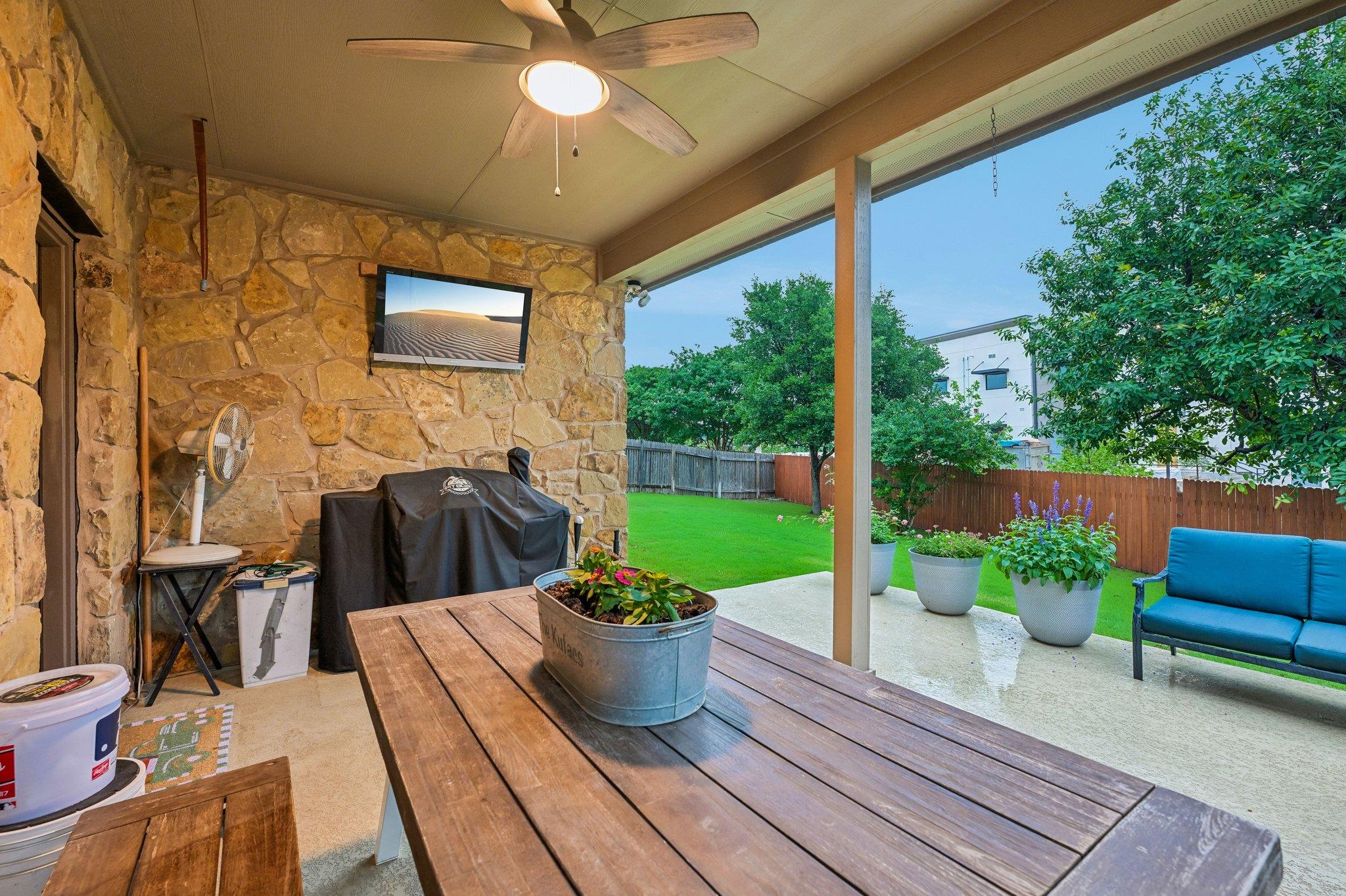 2336 Lyla Ln, Leander, TX 78641