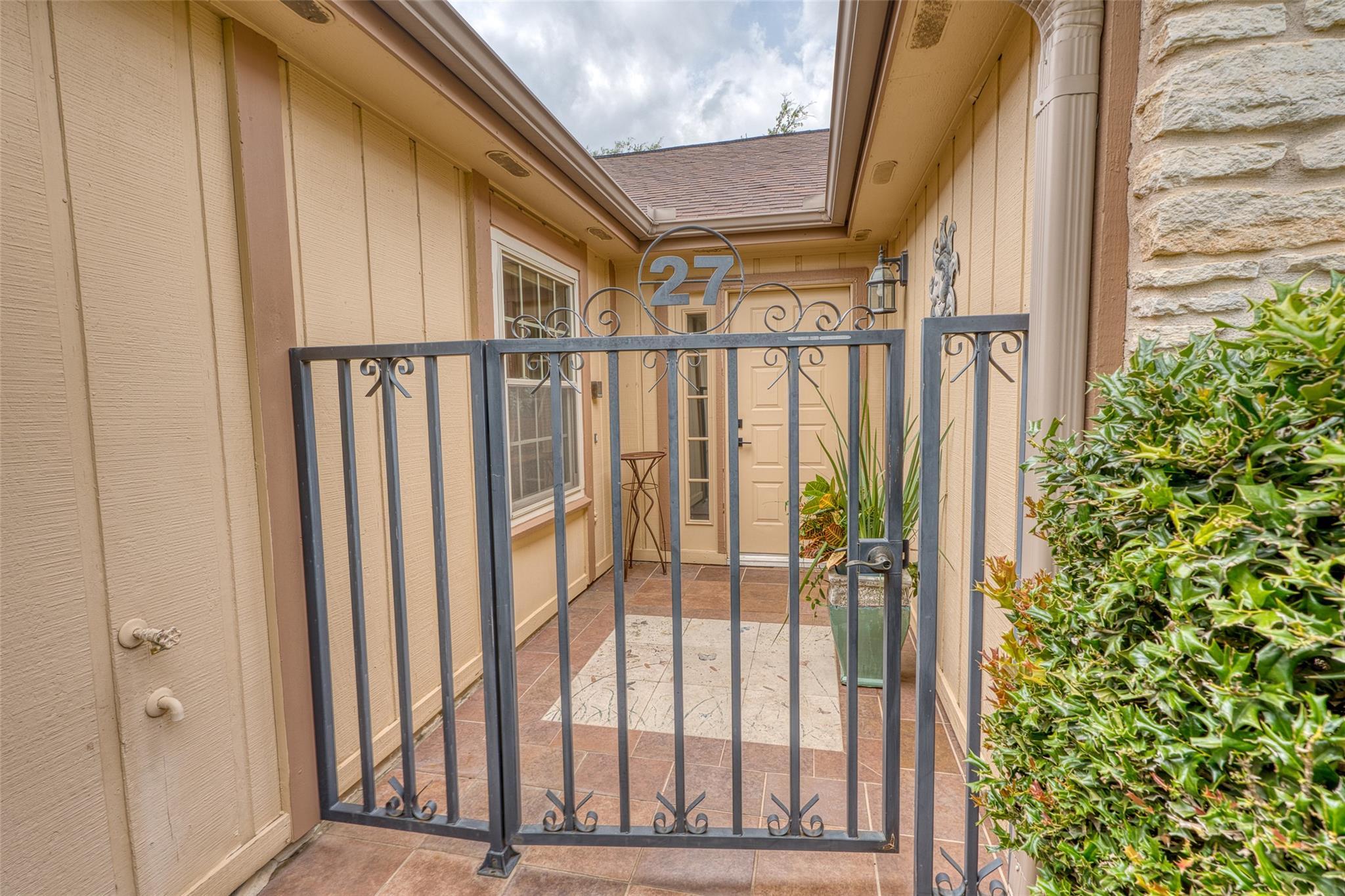 27 Oaks Pl, Lago Vista, TX 78645