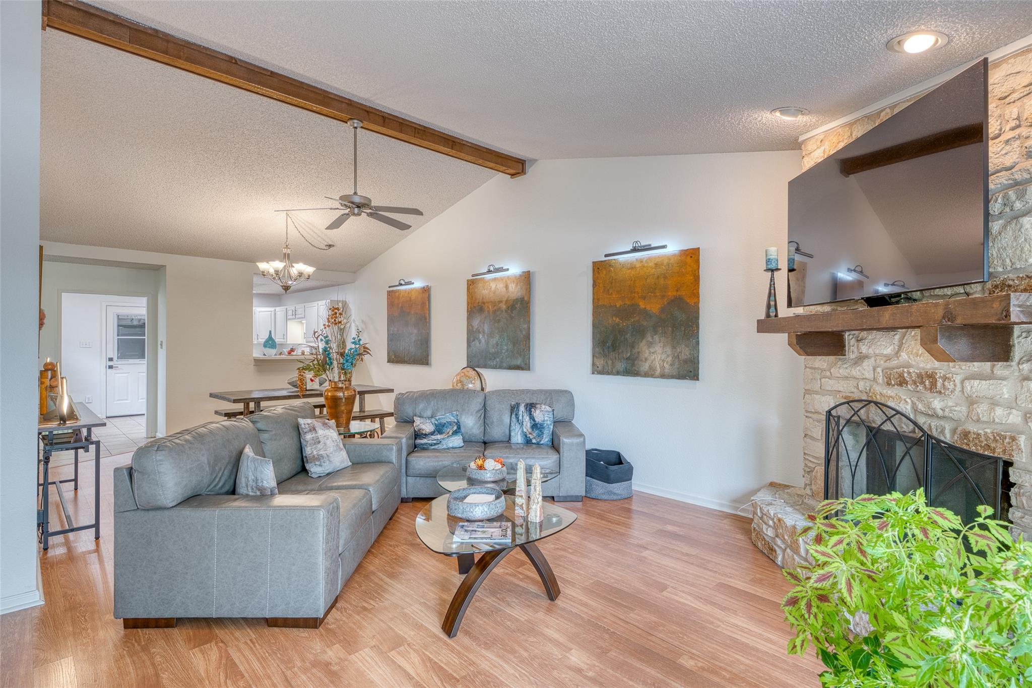 27 Oaks Pl, Lago Vista, TX 78645