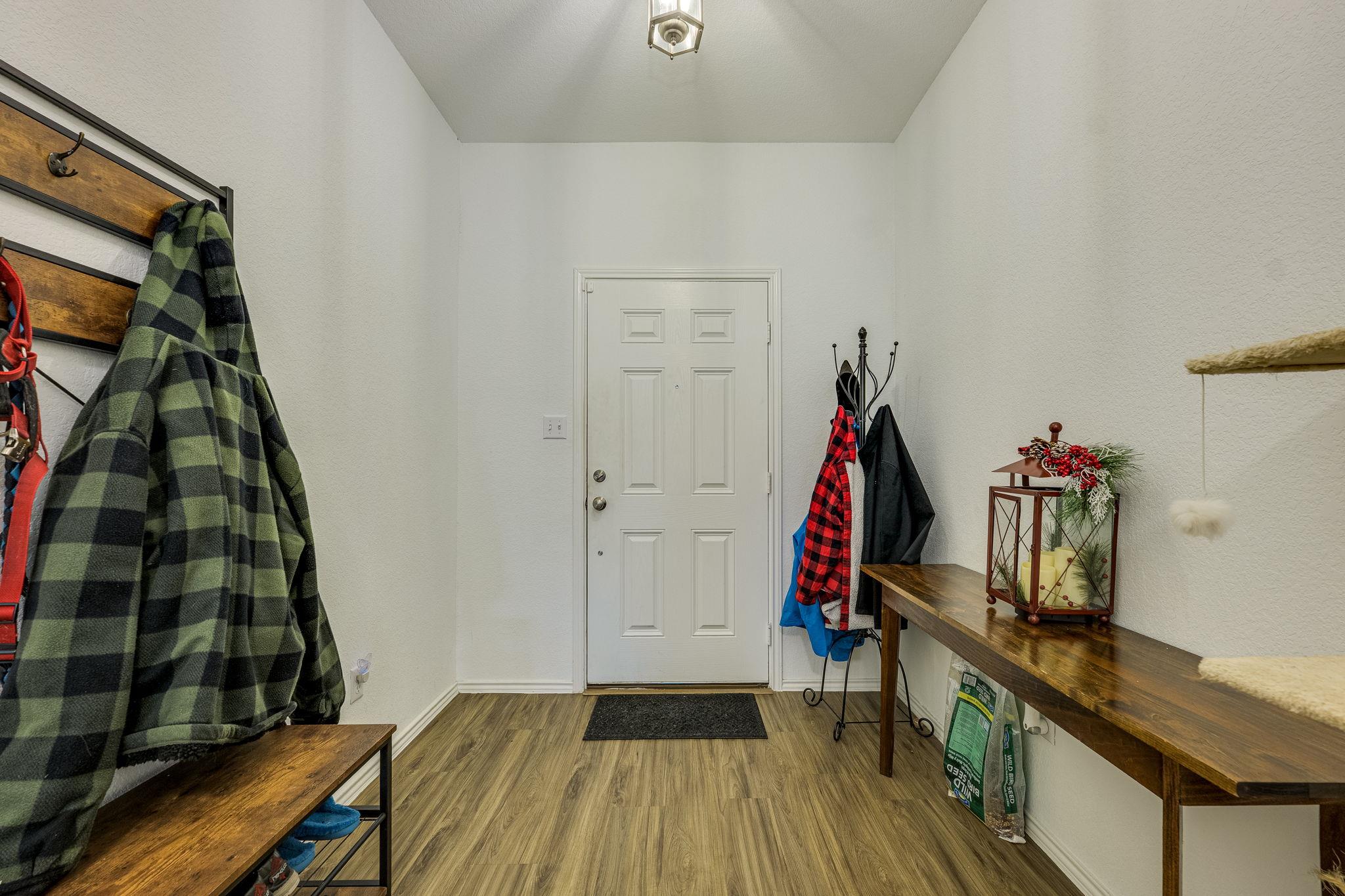 423 Bluejack Way, Hutto, TX 78634