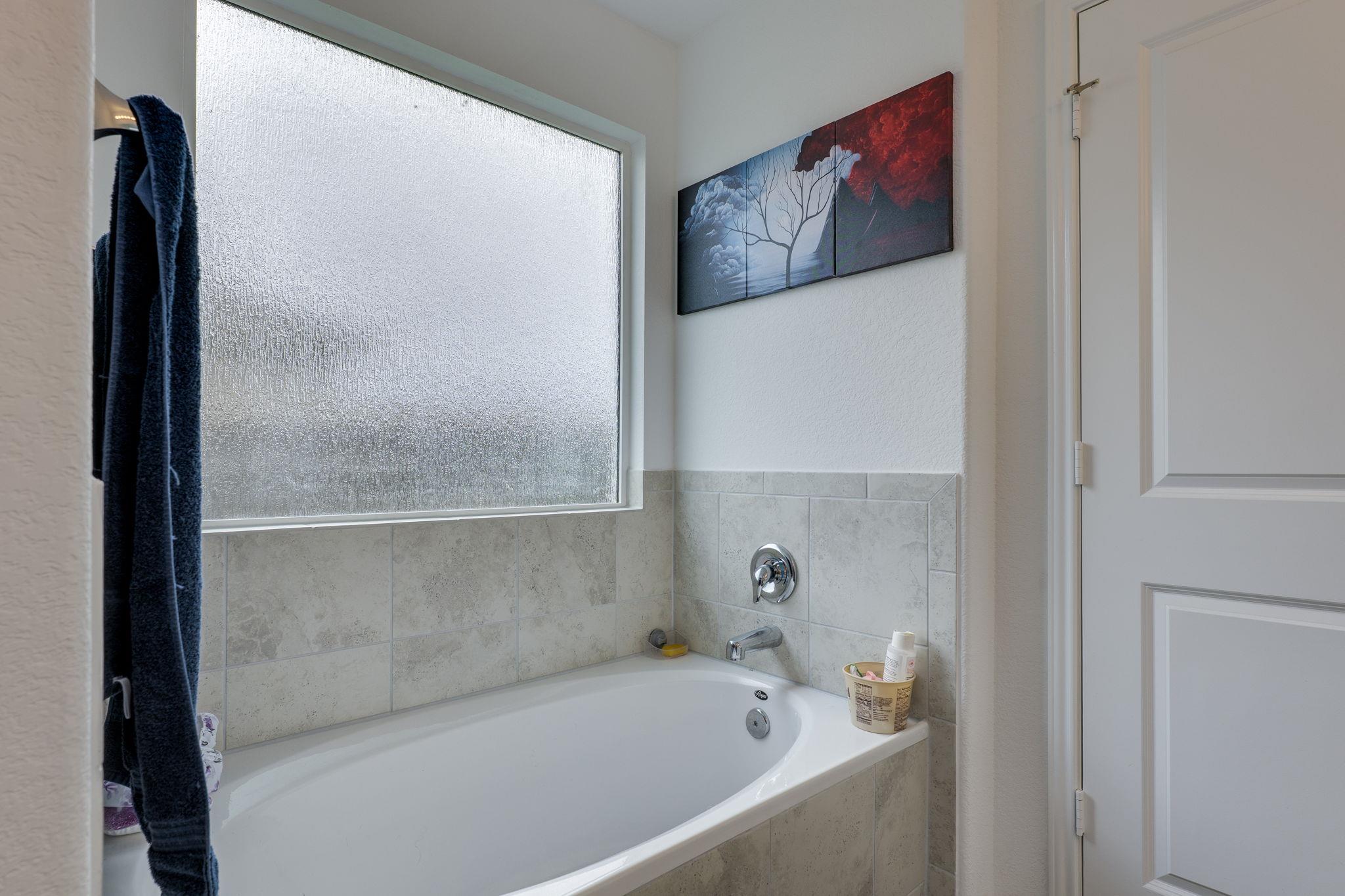 423 Bluejack Way, Hutto, TX 78634