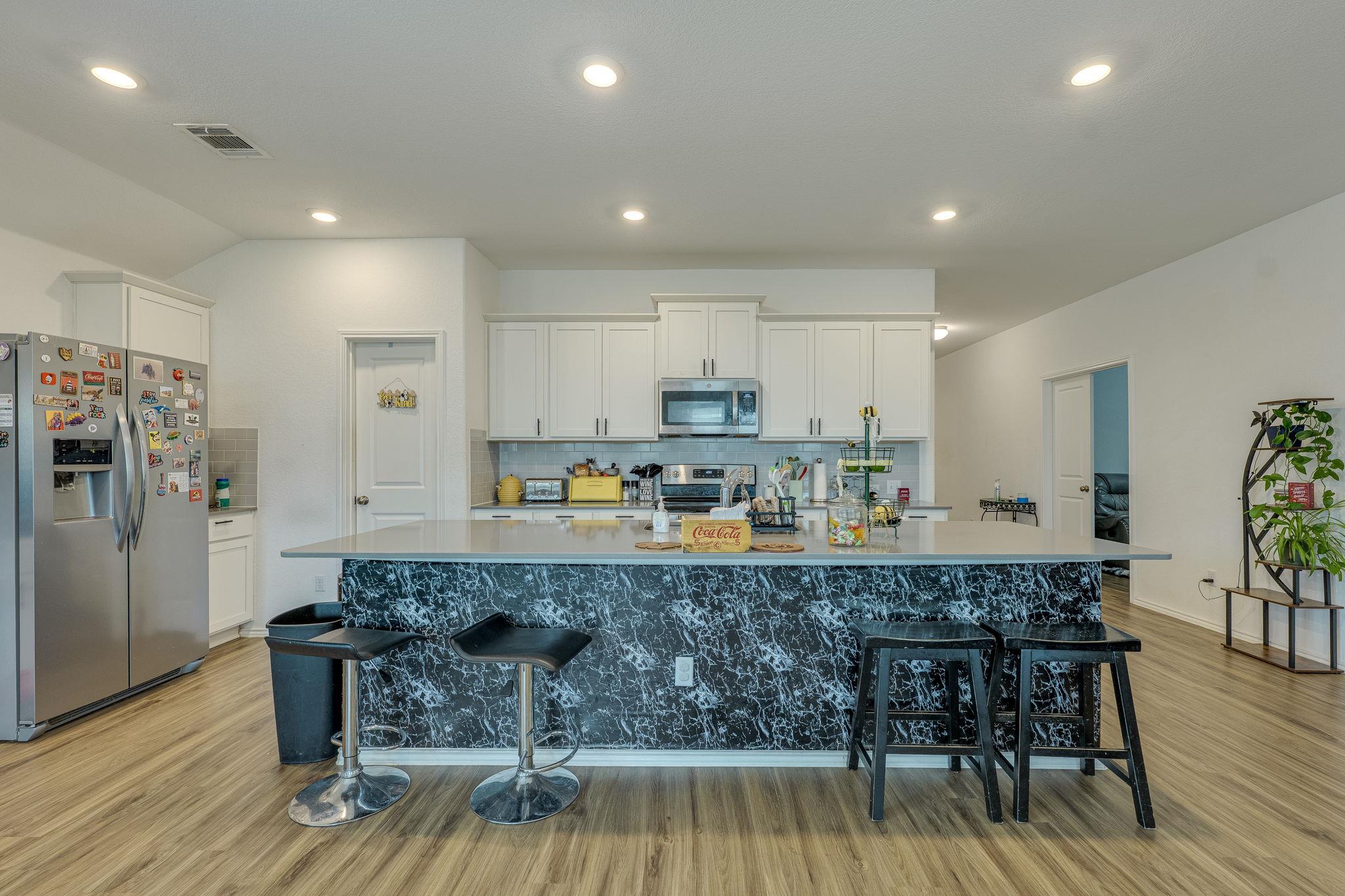 423 Bluejack Way, Hutto, TX 78634