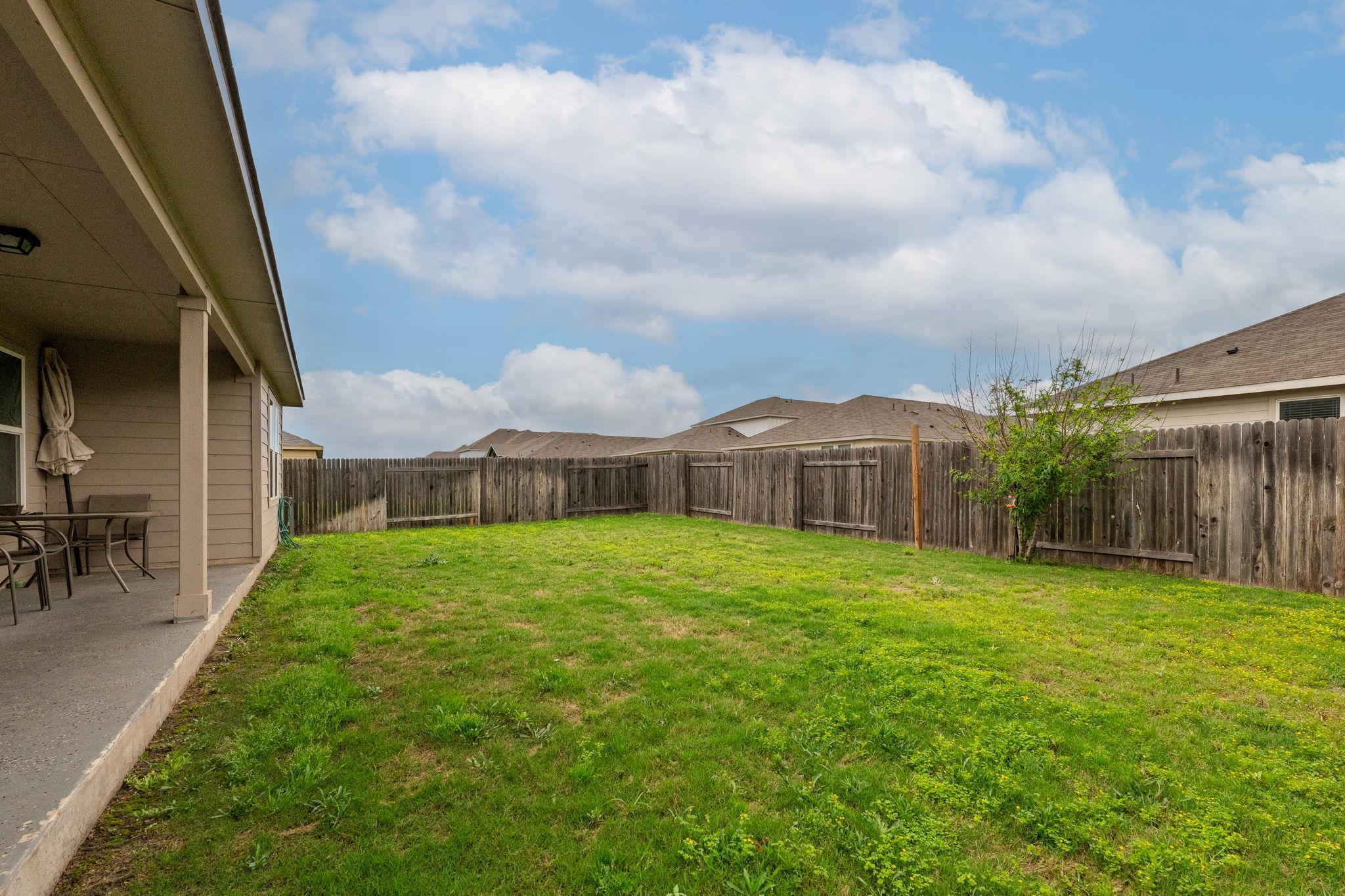 423 Bluejack Way, Hutto, TX 78634