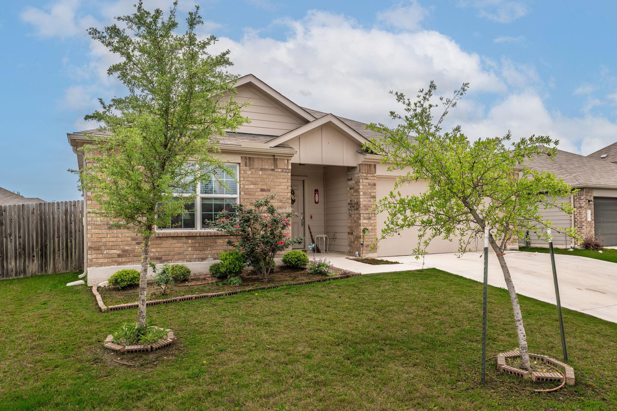 423 Bluejack Way, Hutto, TX 78634
