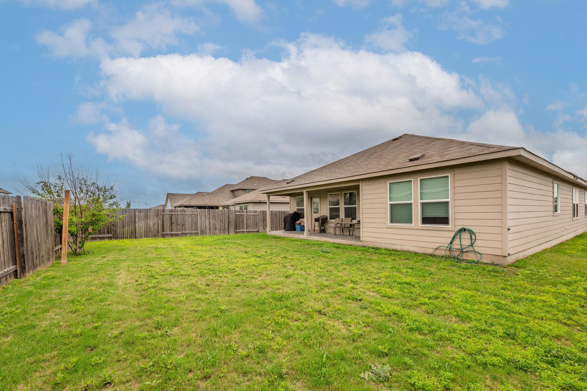 423 Bluejack Way, Hutto, TX 78634