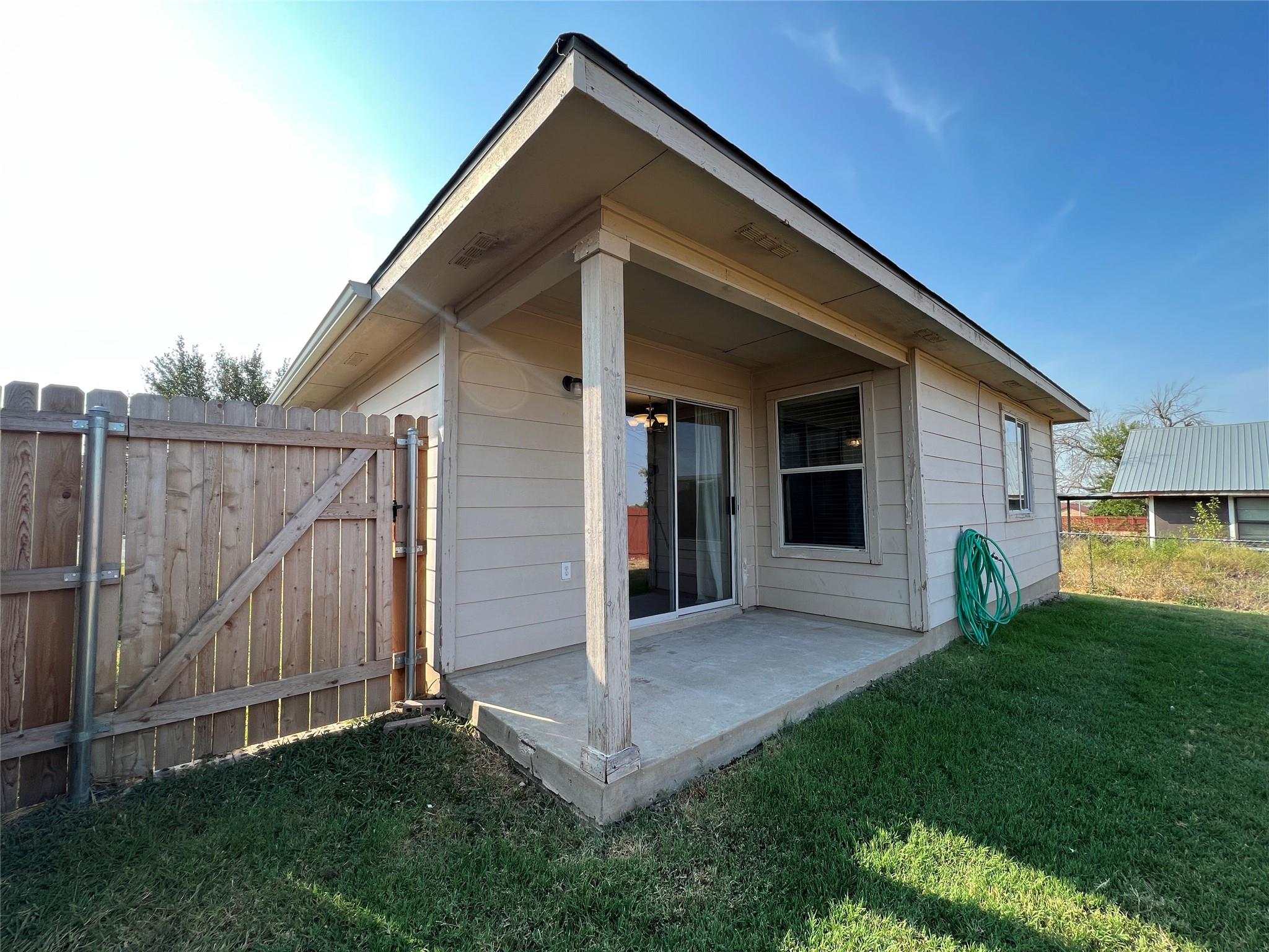 Del Valle, TX 78617