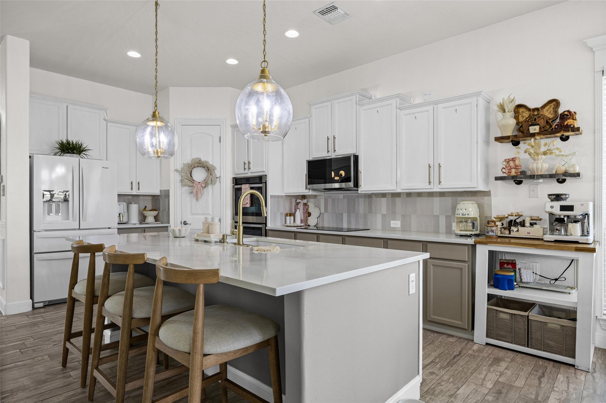 110 N Pasture Cv, Hutto, TX 78634