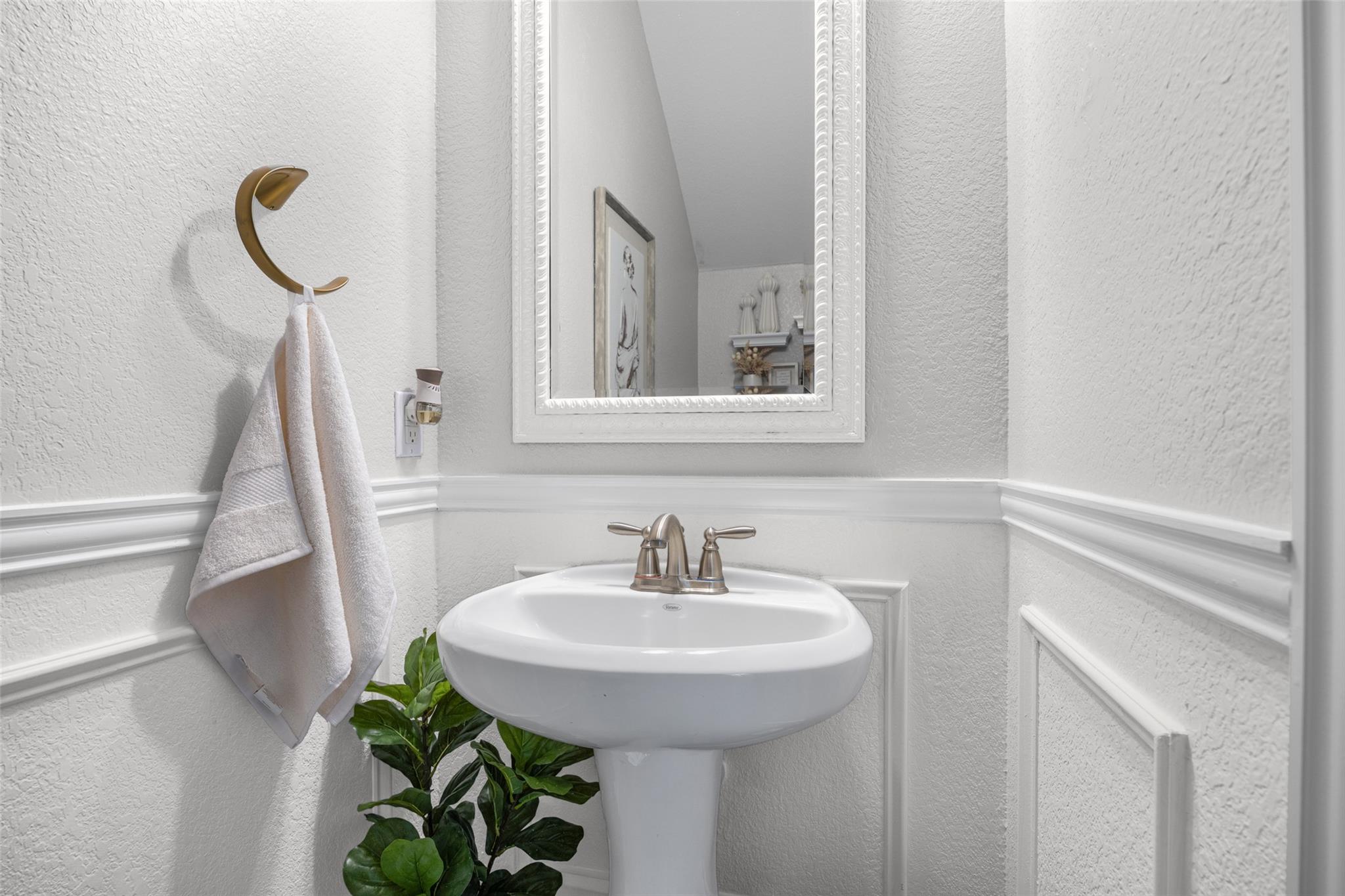 110 N Pasture Cv, Hutto, TX 78634