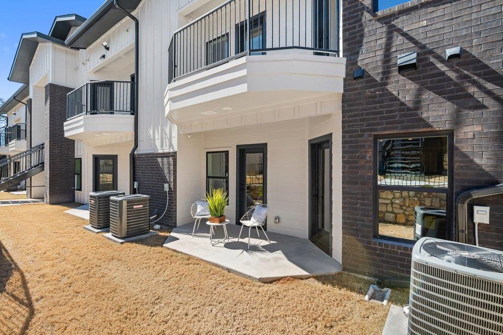 2450 Wickersham Ln # 1927, Austin, TX 78741