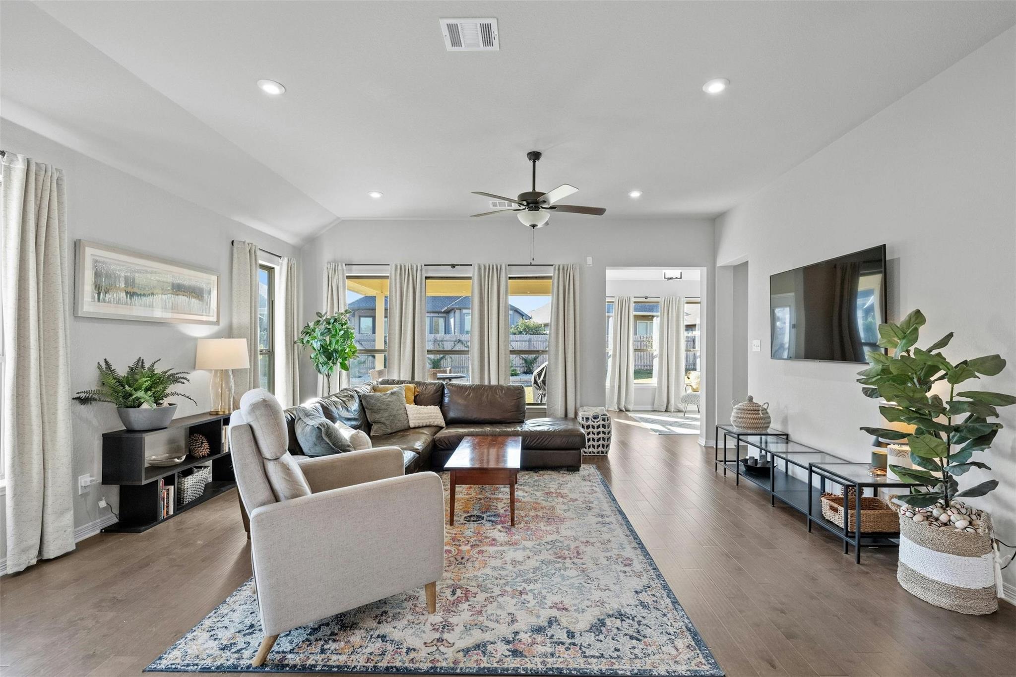 103 Scotsburg St, Hutto, TX 78634