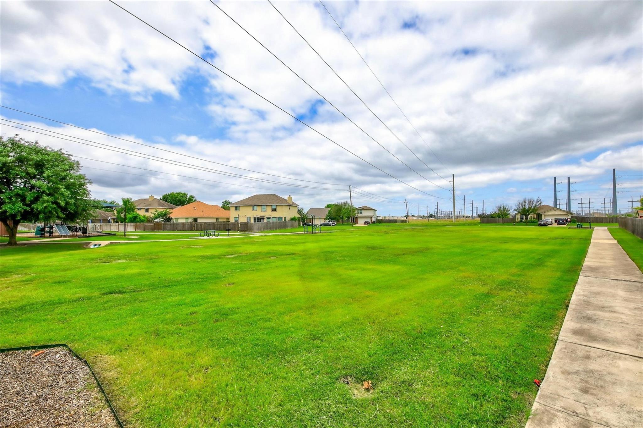 103 Scotsburg St, Hutto, TX 78634