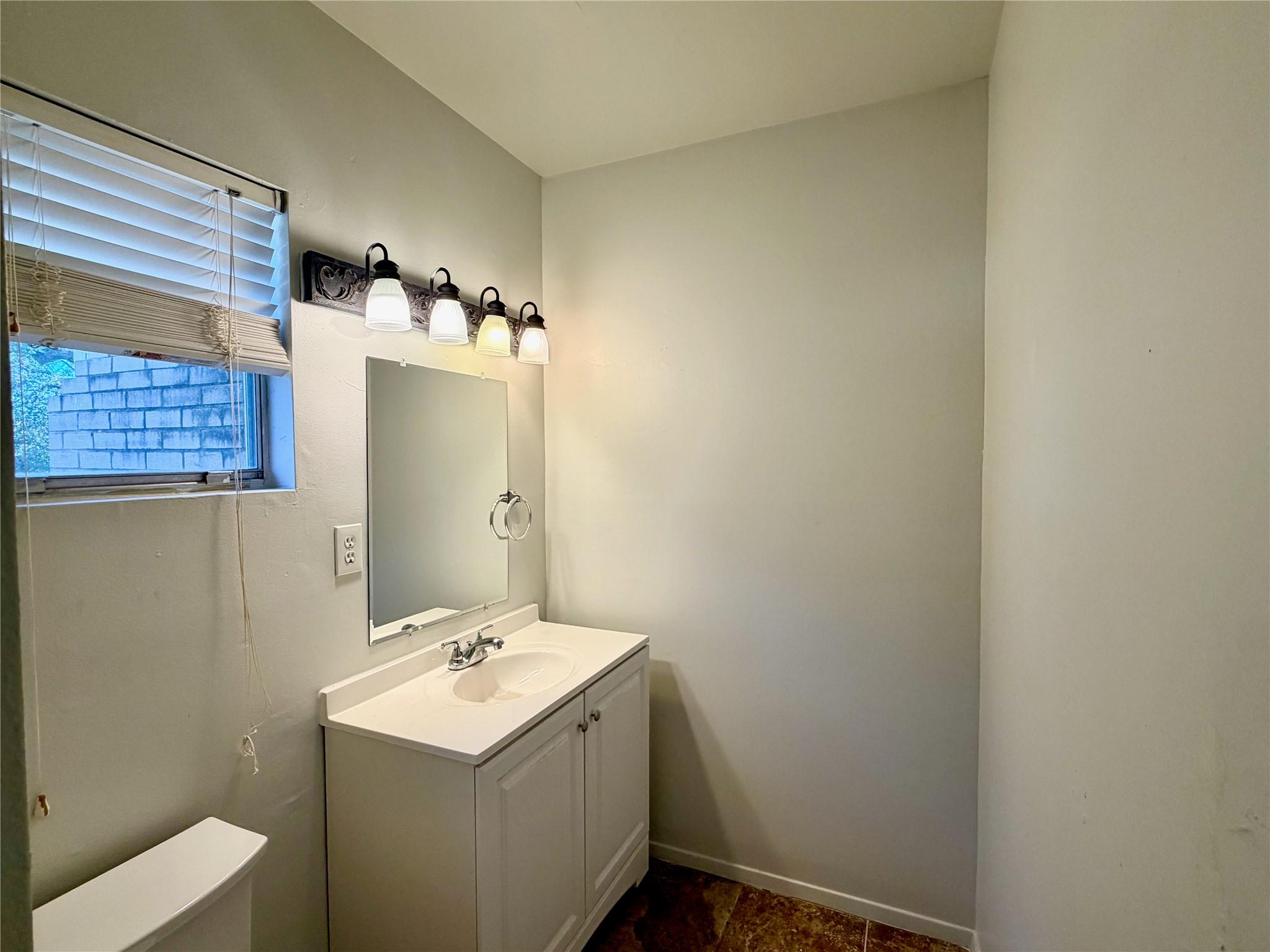 17501 W FM 150, Driftwood, TX 78619